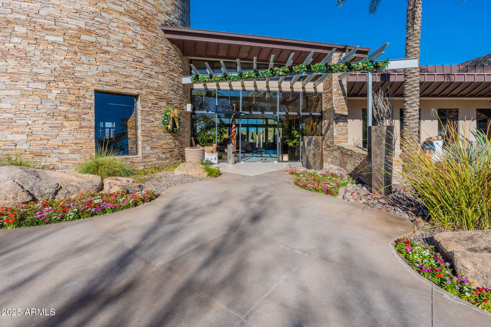 Property Slideshow image 58 of 75 | 12368 w running deer trl, Peoria, AZ, 85383