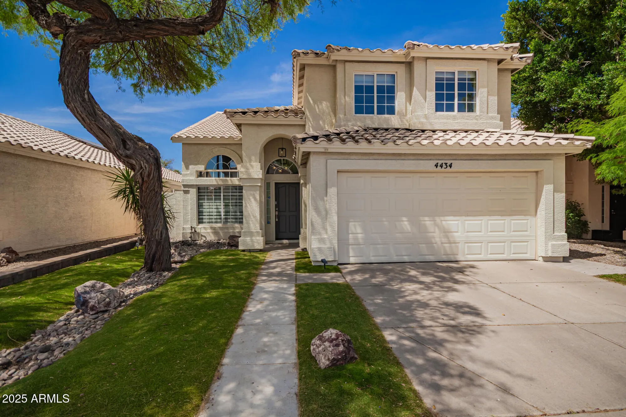 Property Slideshow image 1 of 17 | 4434 e bannock st, Phoenix, AZ, 85044