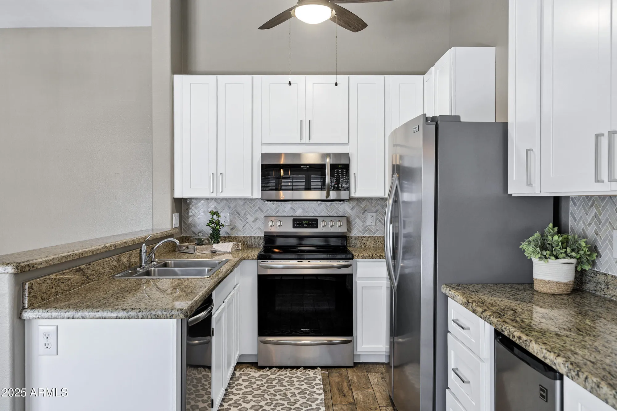 Property Slideshow image 13 of 23 | 1863 e buena vista dr, Chandler, AZ, 85249