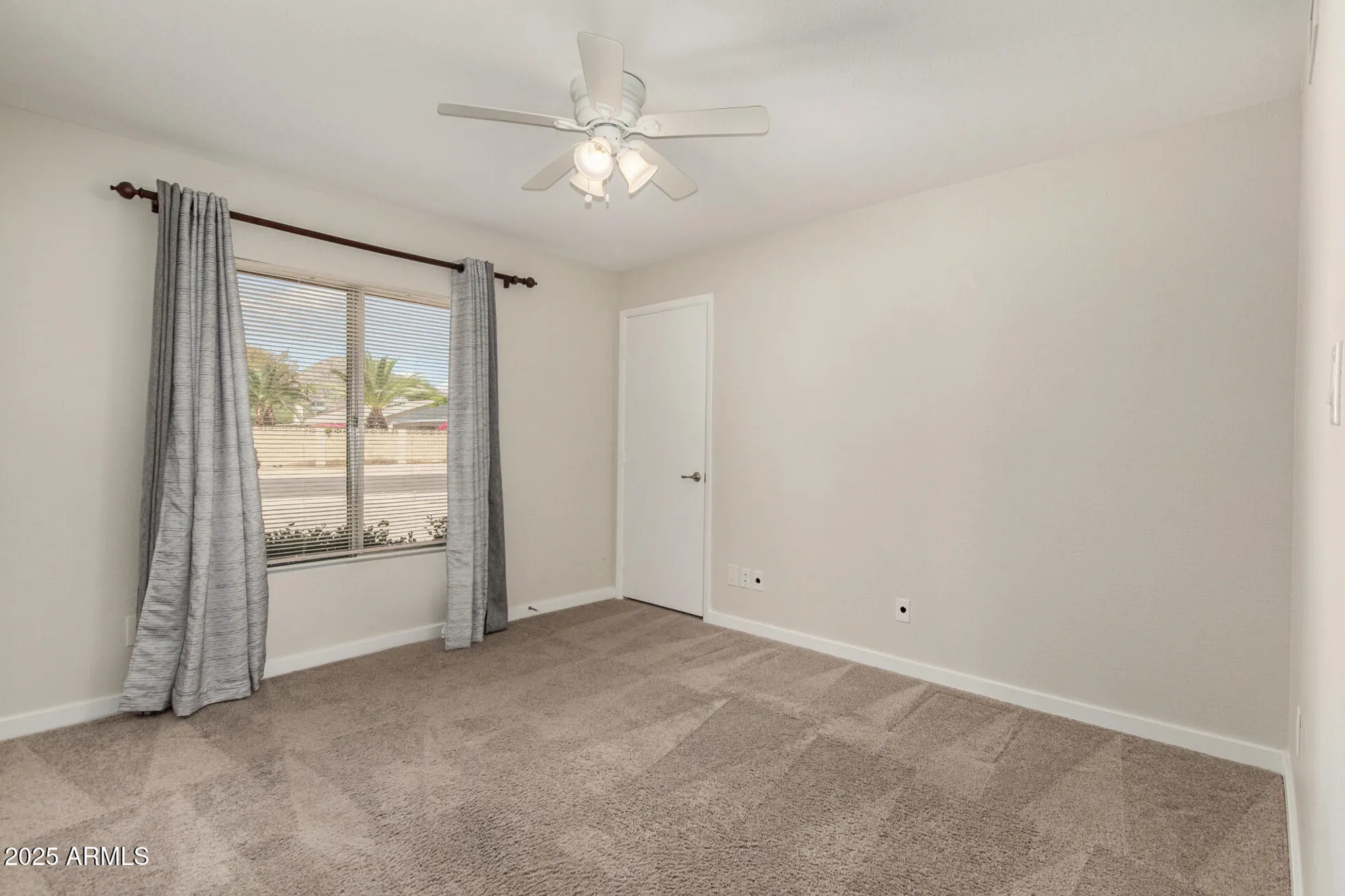 Property Slideshow image 18 of 34 | 11409 s tomah st, Phoenix, AZ, 85044