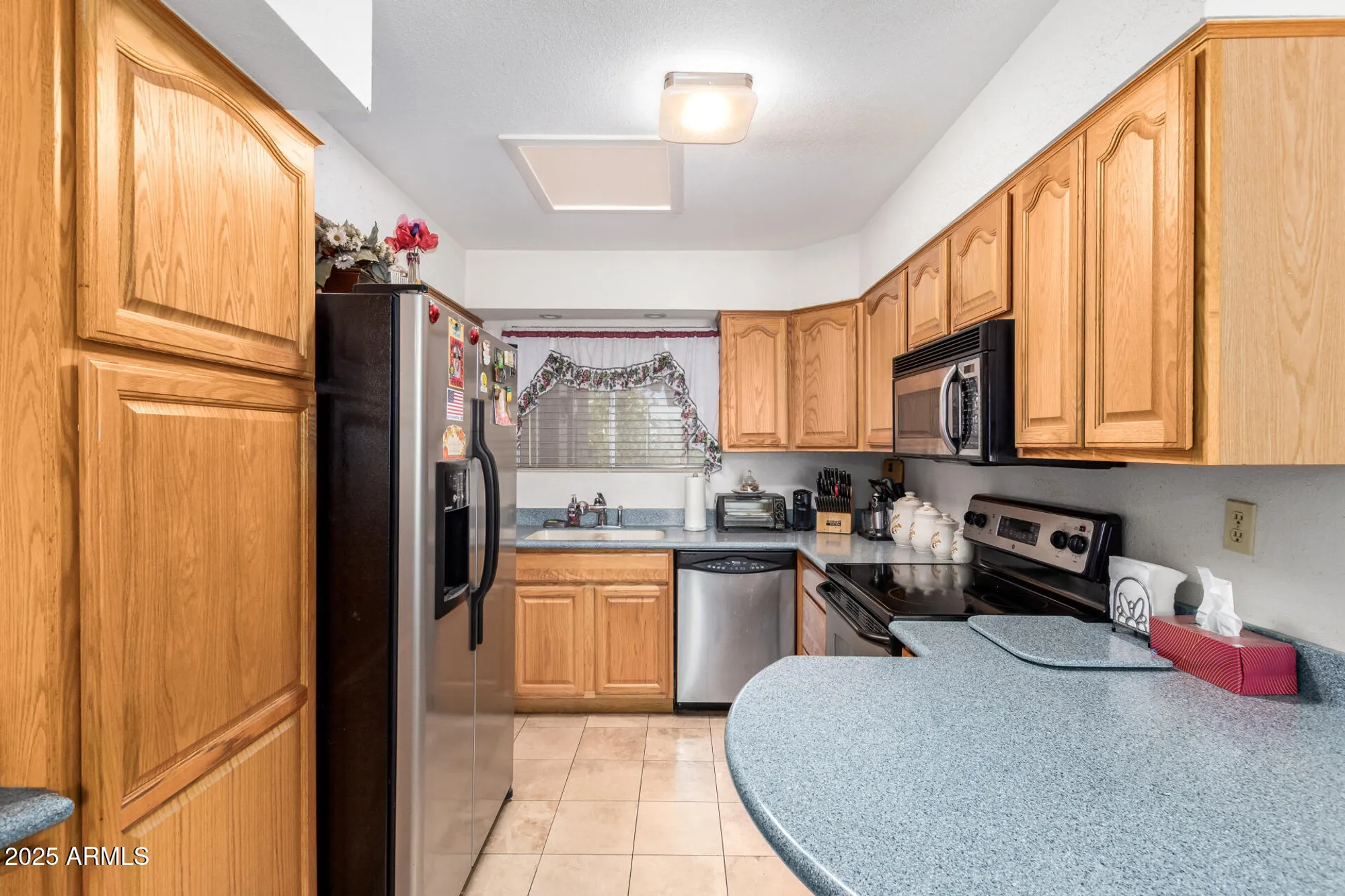 Property Slideshow image 10 of 25 | 12037 n thunderbird rd, Sun City, AZ, 85351