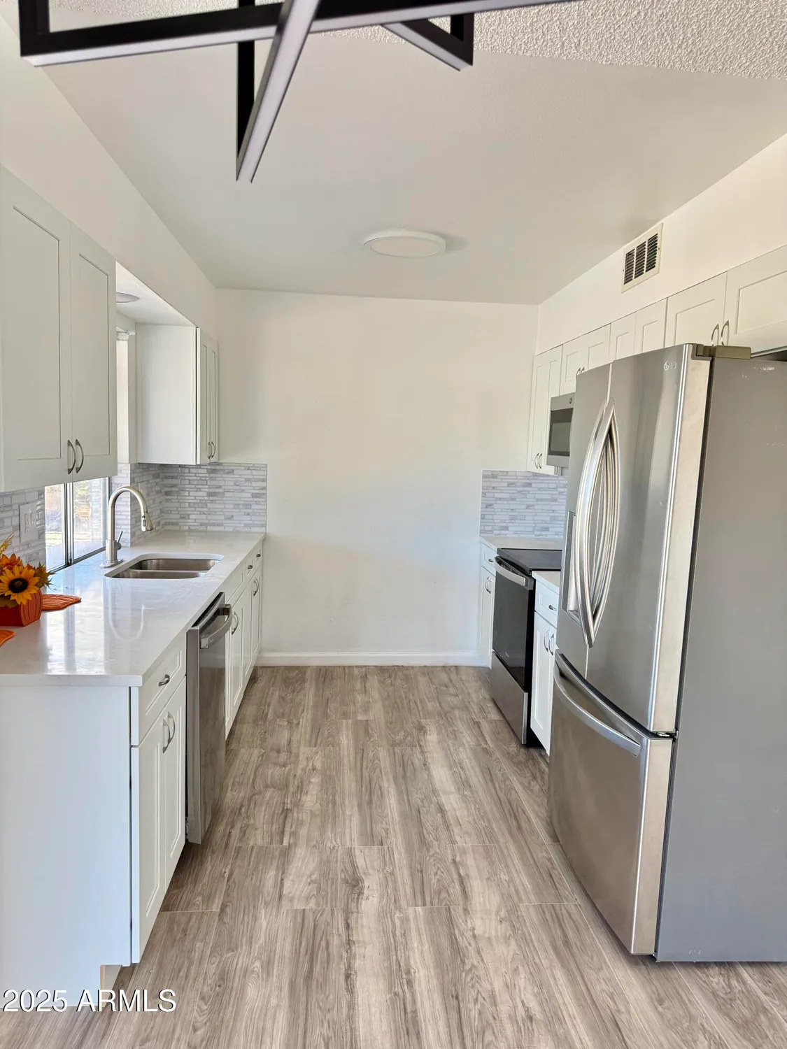 Property Slideshow image 9 of 29 | 14202 n lakeforest dr, Sun City, AZ, 85351