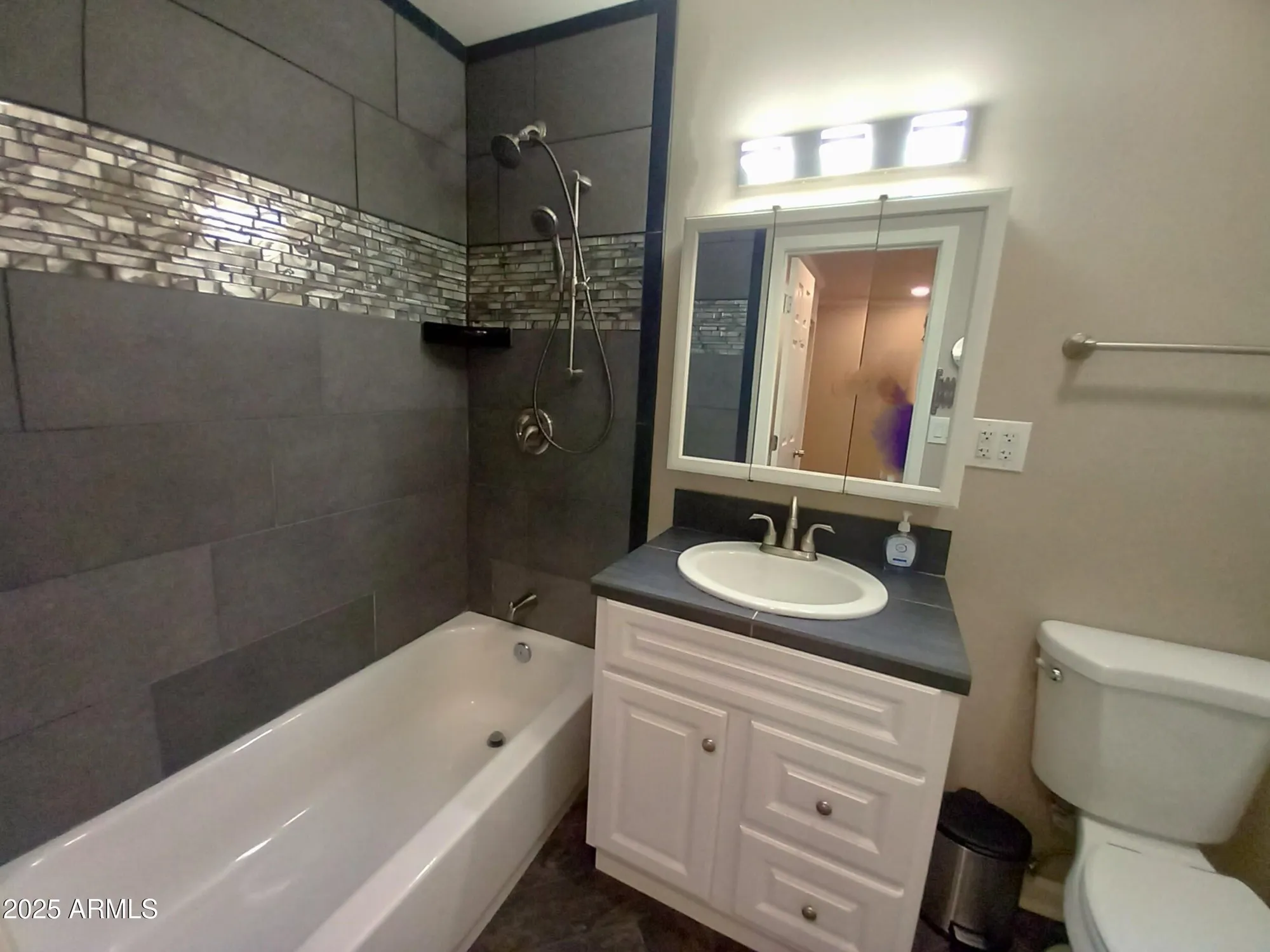 Property Slideshow image 8 of 9 | 7509 e rancho vista dr, Scottsdale, AZ, 85251