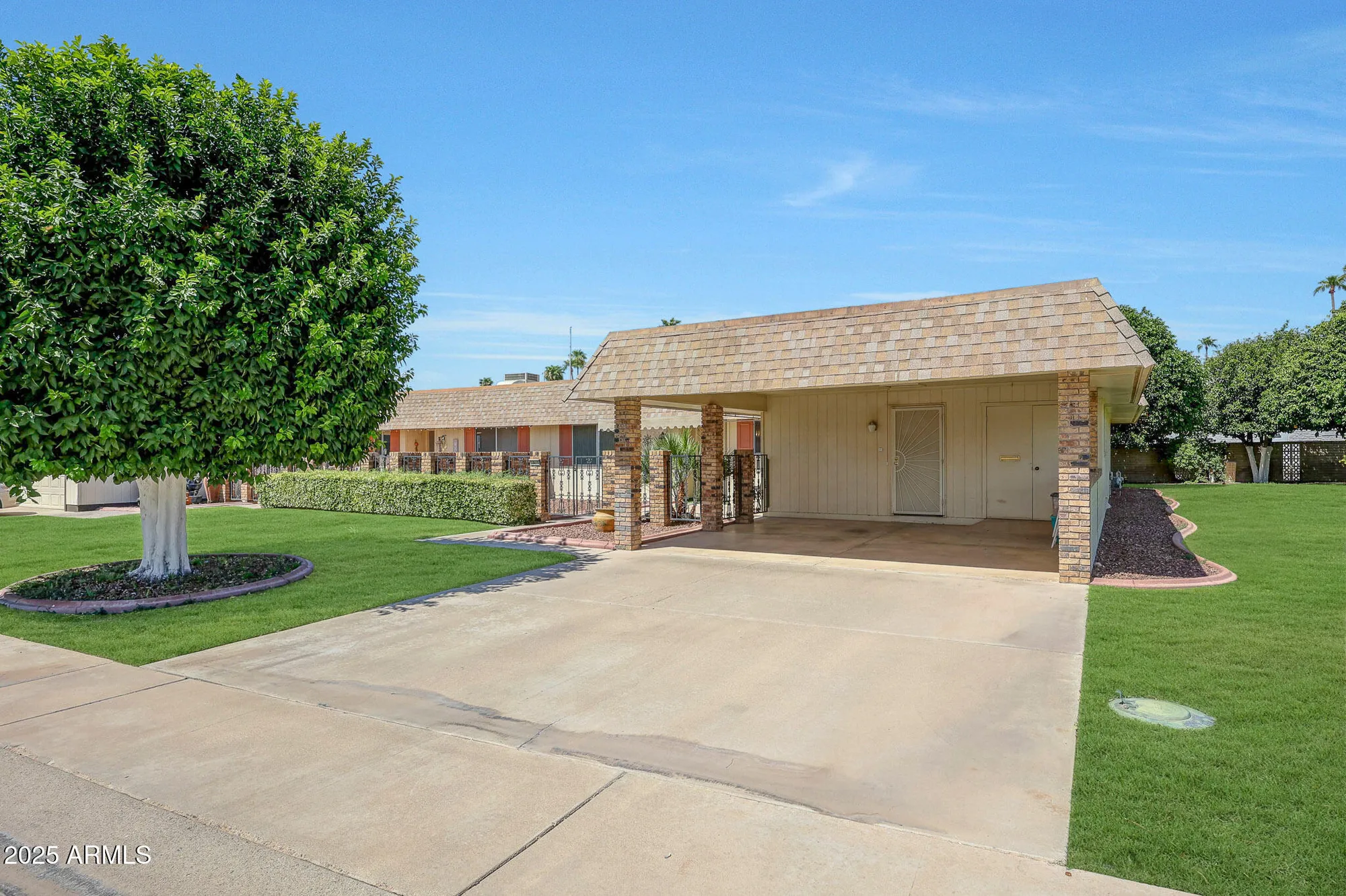 Property Slideshow image 8 of 39 | 10415 w camelot cir, Sun City, AZ, 85351