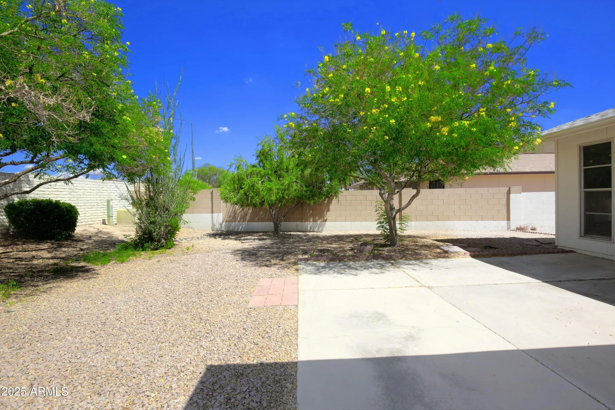 Property Slideshow image 24 of 31 | 10134 w pine springs dr, Sun City, AZ, 85373
