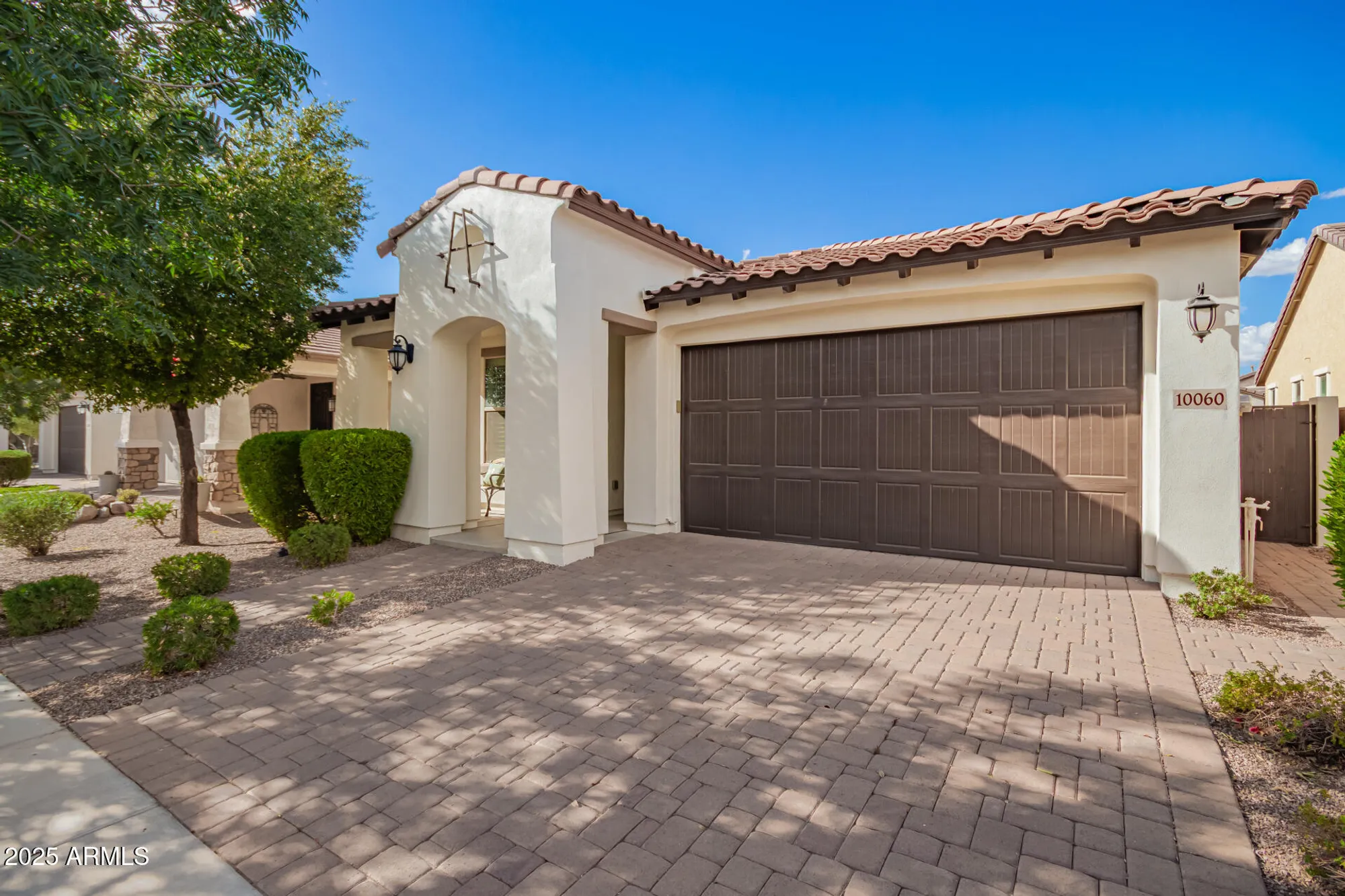 Property Slideshow image 3 of 42 | 10060 e tiger lily ave, Mesa, AZ, 85212