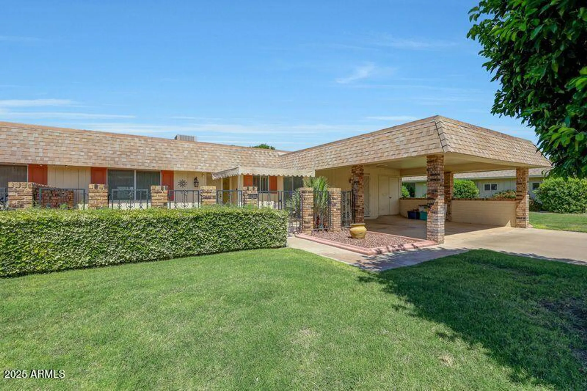 Property Slideshow image 1 of 39 | 10415 w camelot cir, Sun City, AZ, 85351