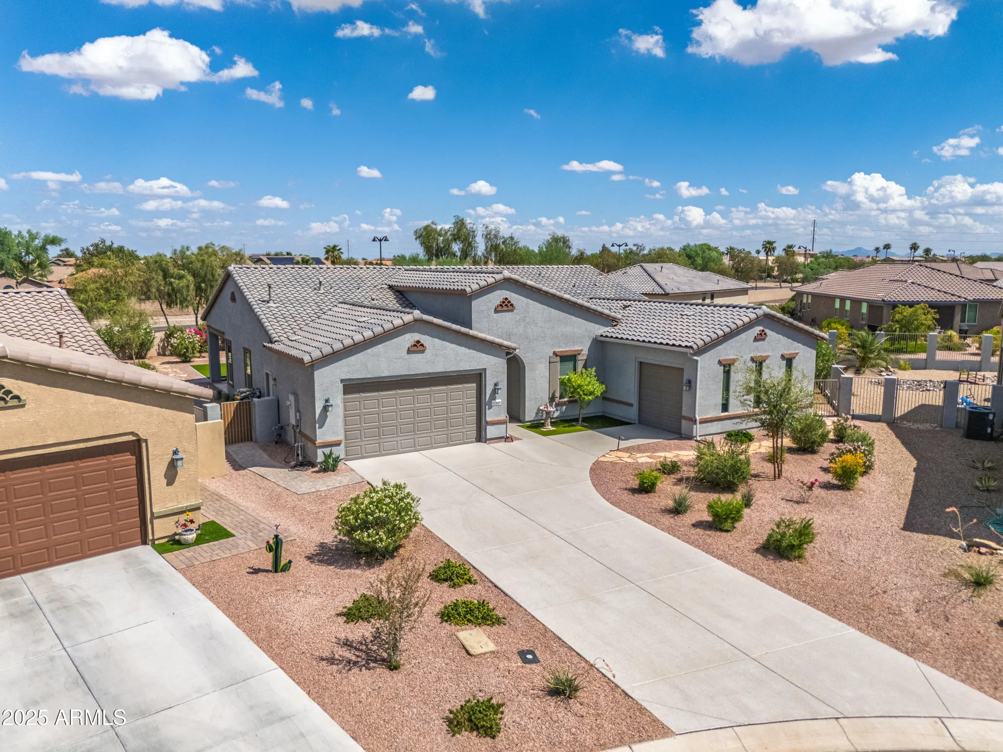 Property Slideshow image 3 of 48 | 41912 w sequoia dr, Maricopa, AZ, 85138