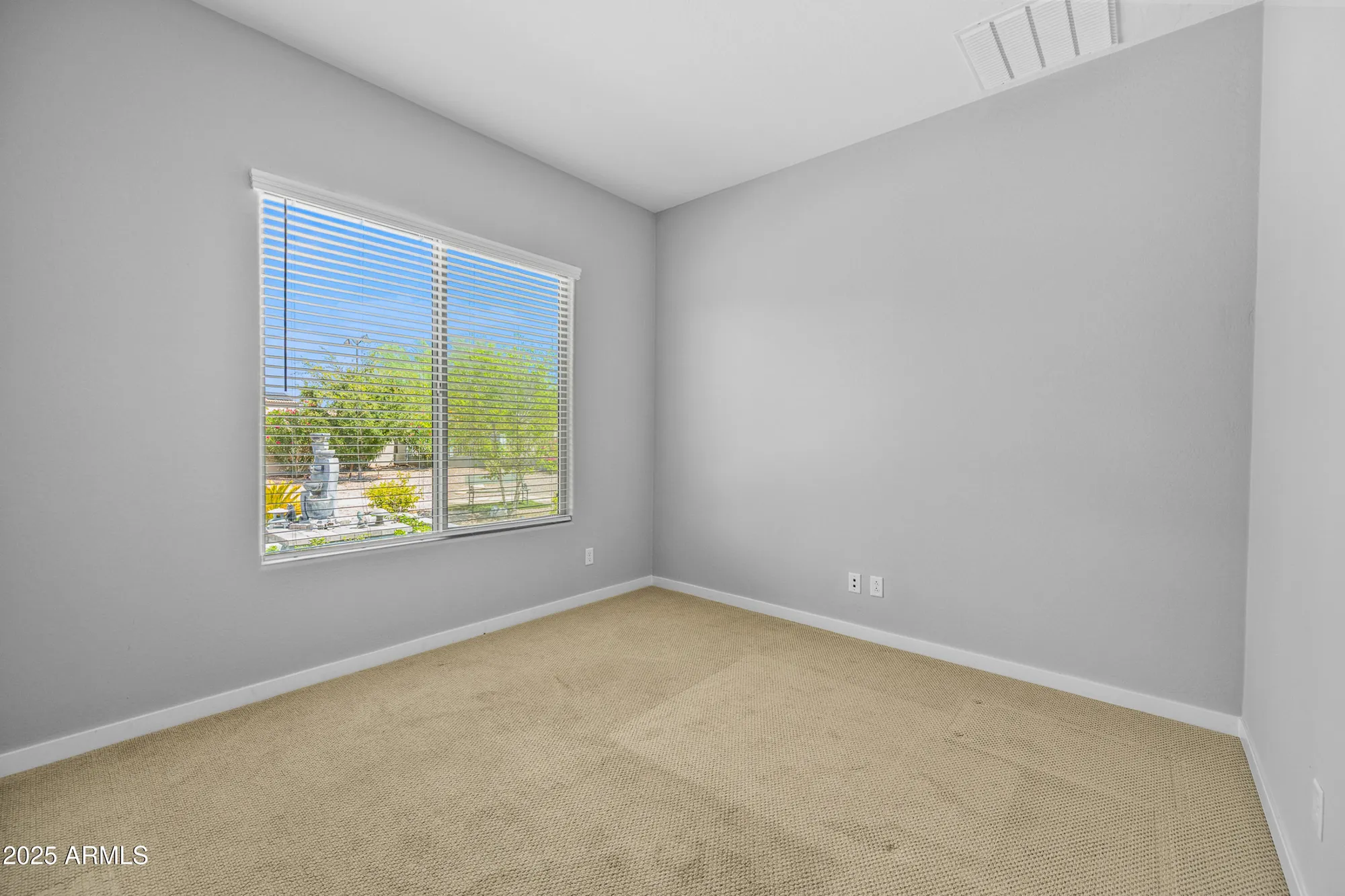 Property Slideshow image 11 of 48 | 41912 w sequoia dr, Maricopa, AZ, 85138