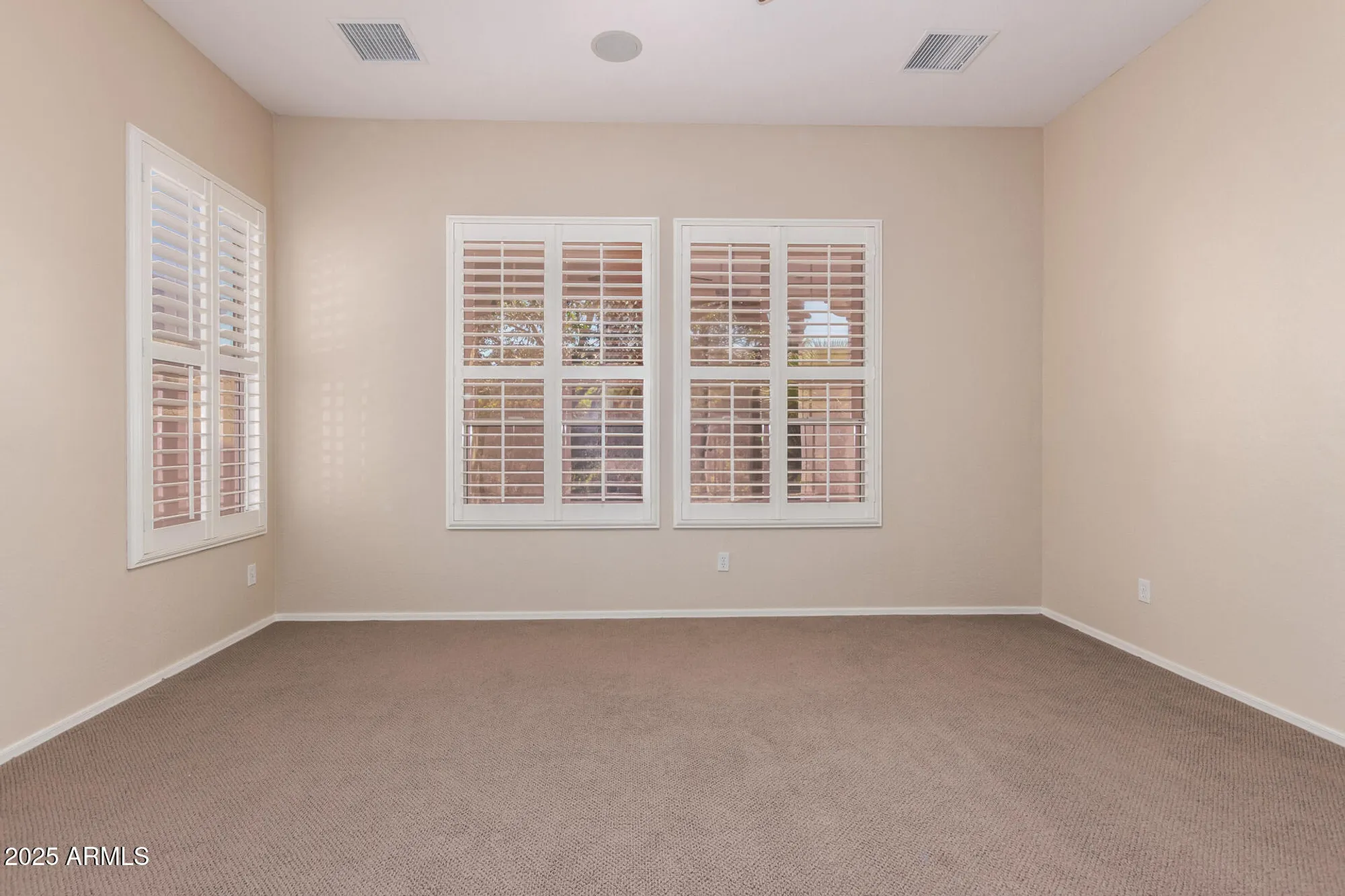 Property Slideshow image 17 of 46 | 12359 w rosewood ln, Peoria, AZ, 85383