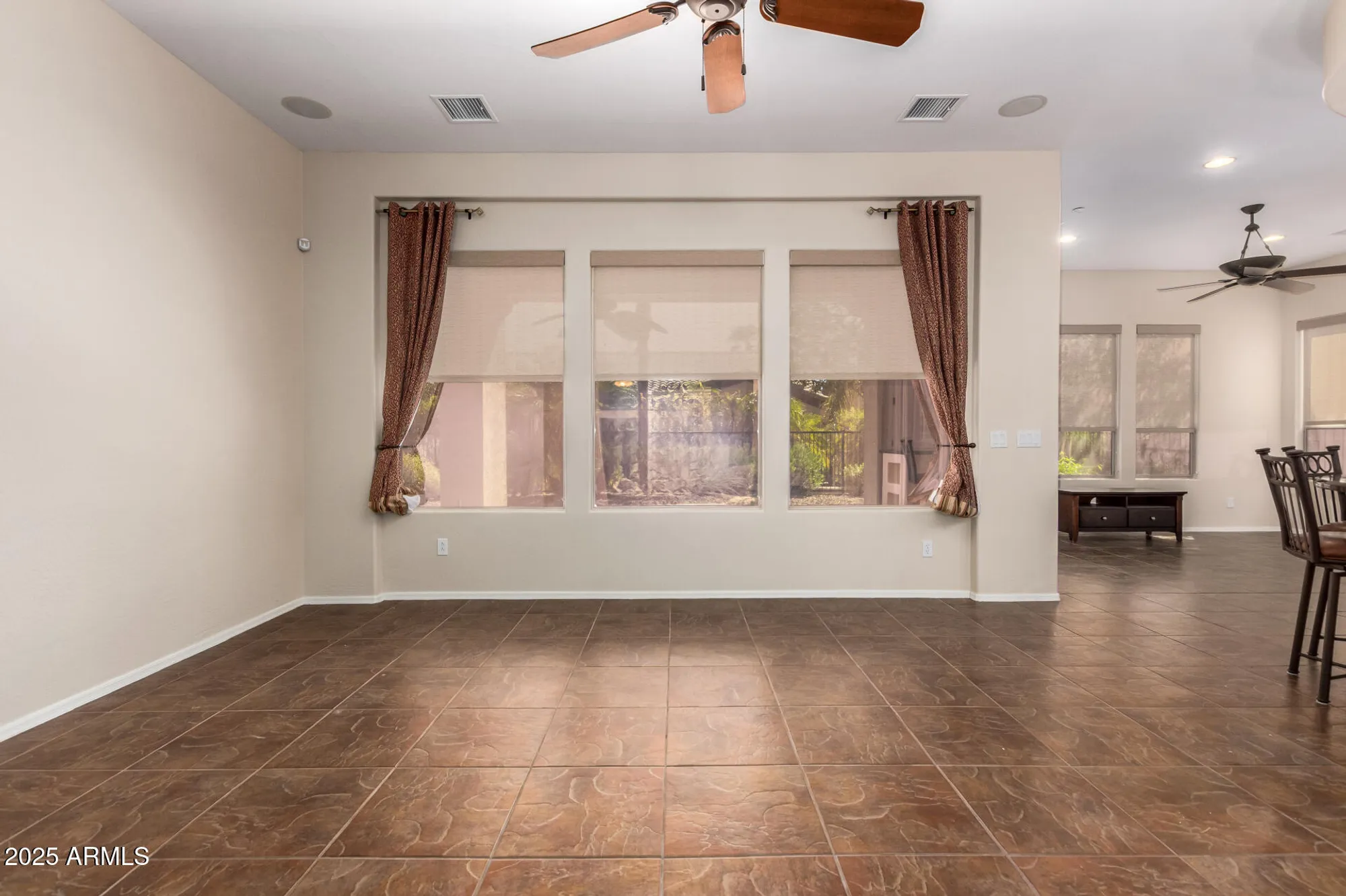Property Slideshow image 15 of 46 | 12359 w rosewood ln, Peoria, AZ, 85383