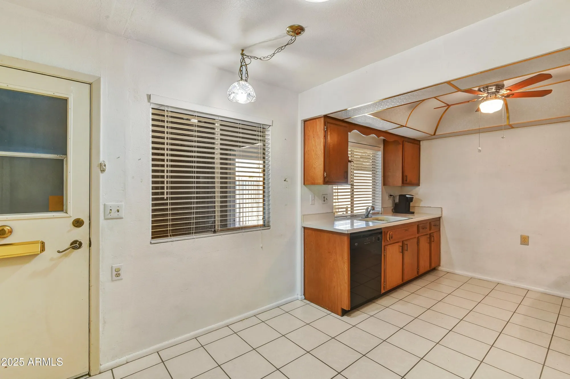 Property Slideshow image 7 of 20 | 10931 w thunderbird blvd, Sun City, AZ, 85351