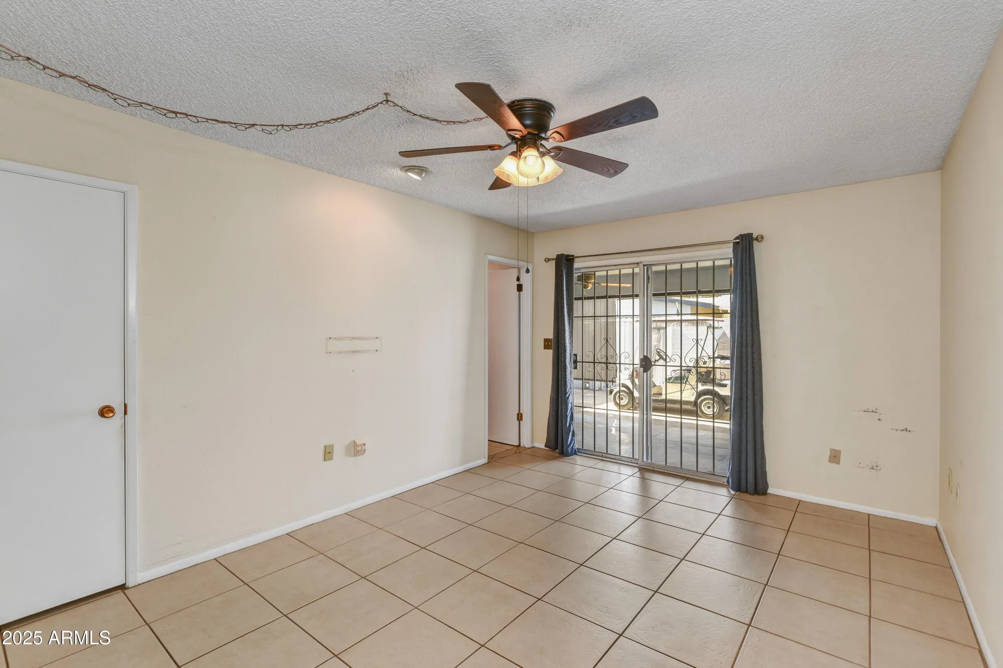 Property Slideshow image 13 of 20 | 10931 w thunderbird blvd, Sun City, AZ, 85351