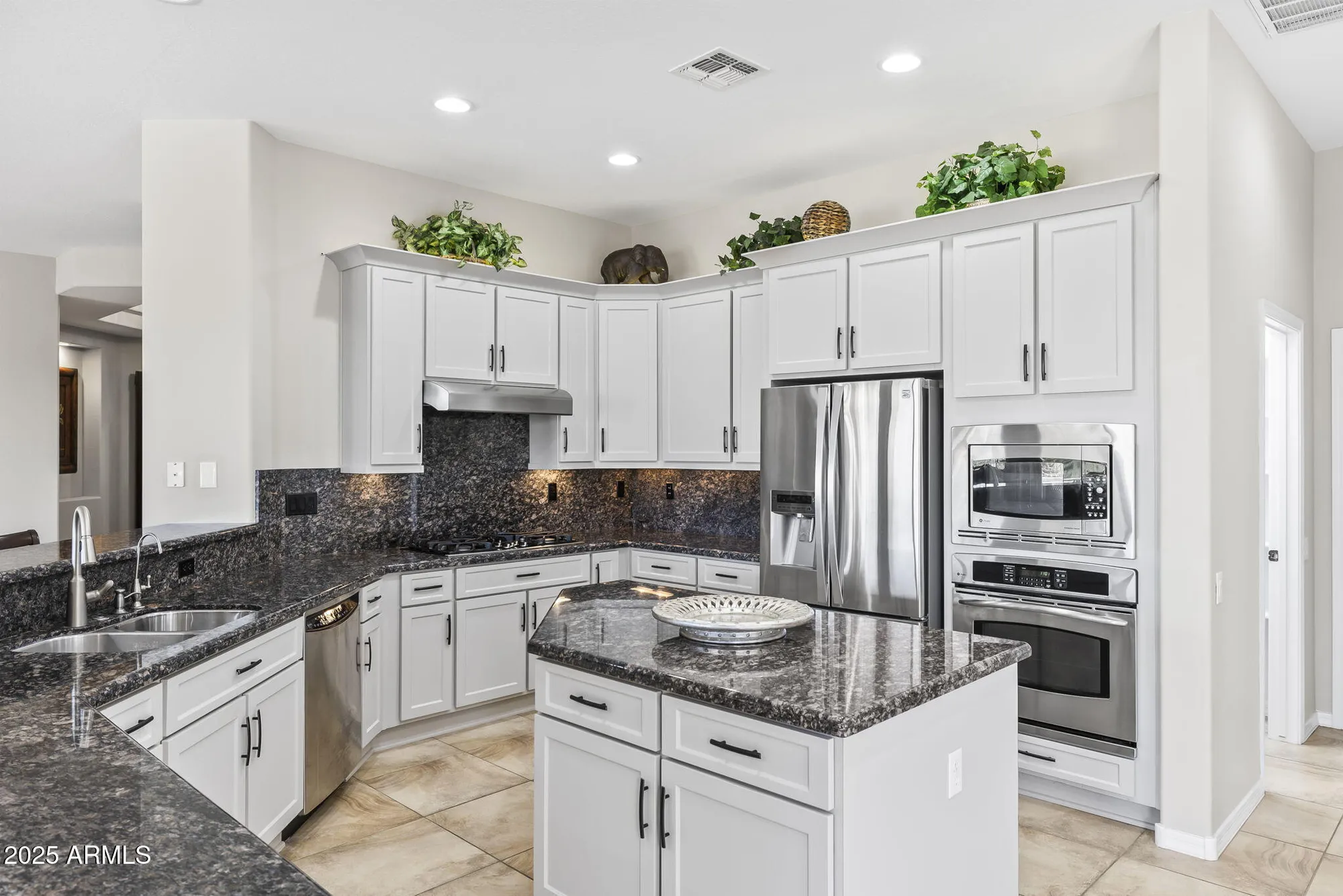 Property Slideshow image 9 of 62 | 21916 n pedregosa ct, Sun City West, AZ, 85375