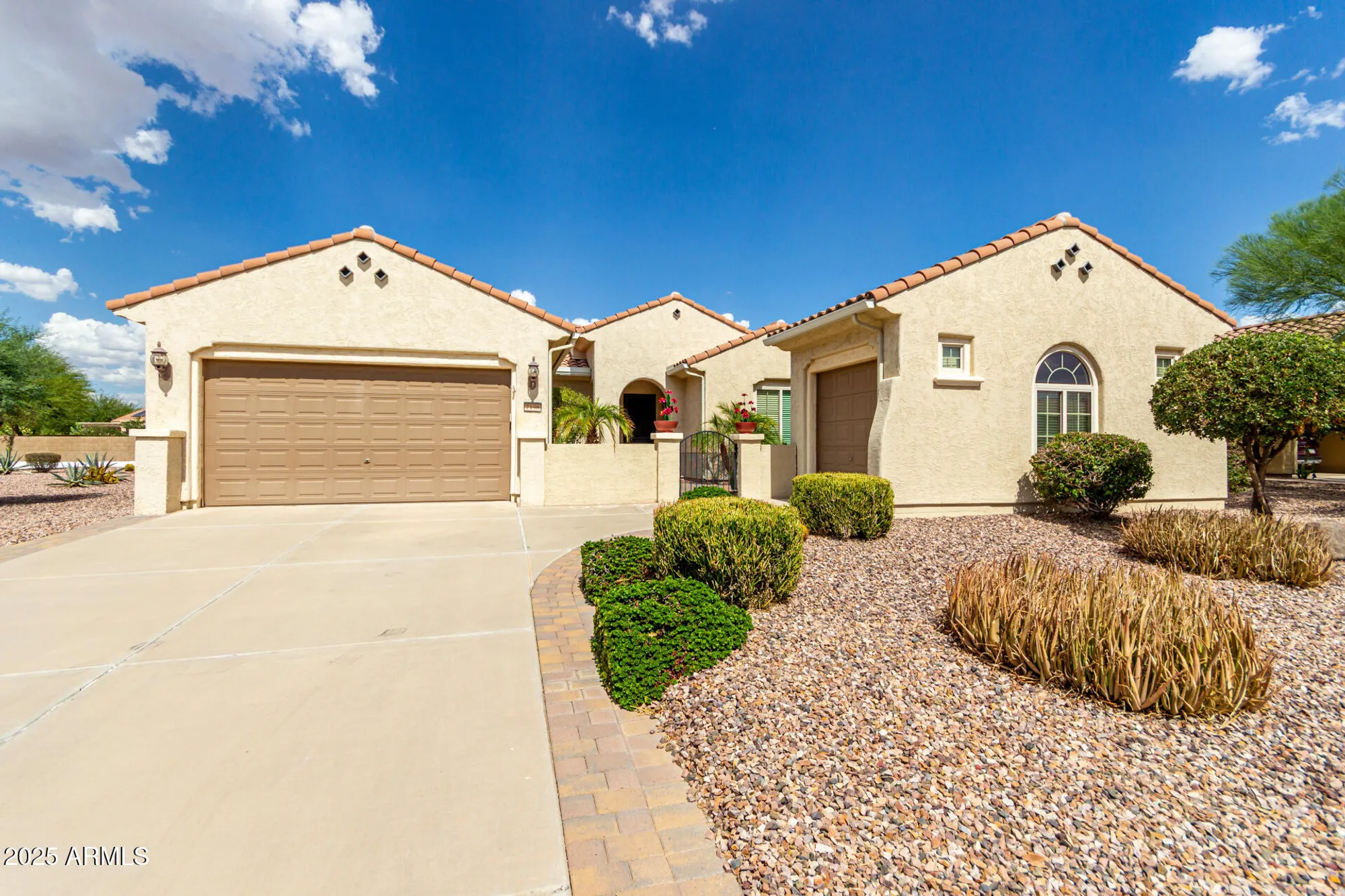Property Slideshow image 1 of 68 | 7198 w trenton way, Florence, AZ, 85132