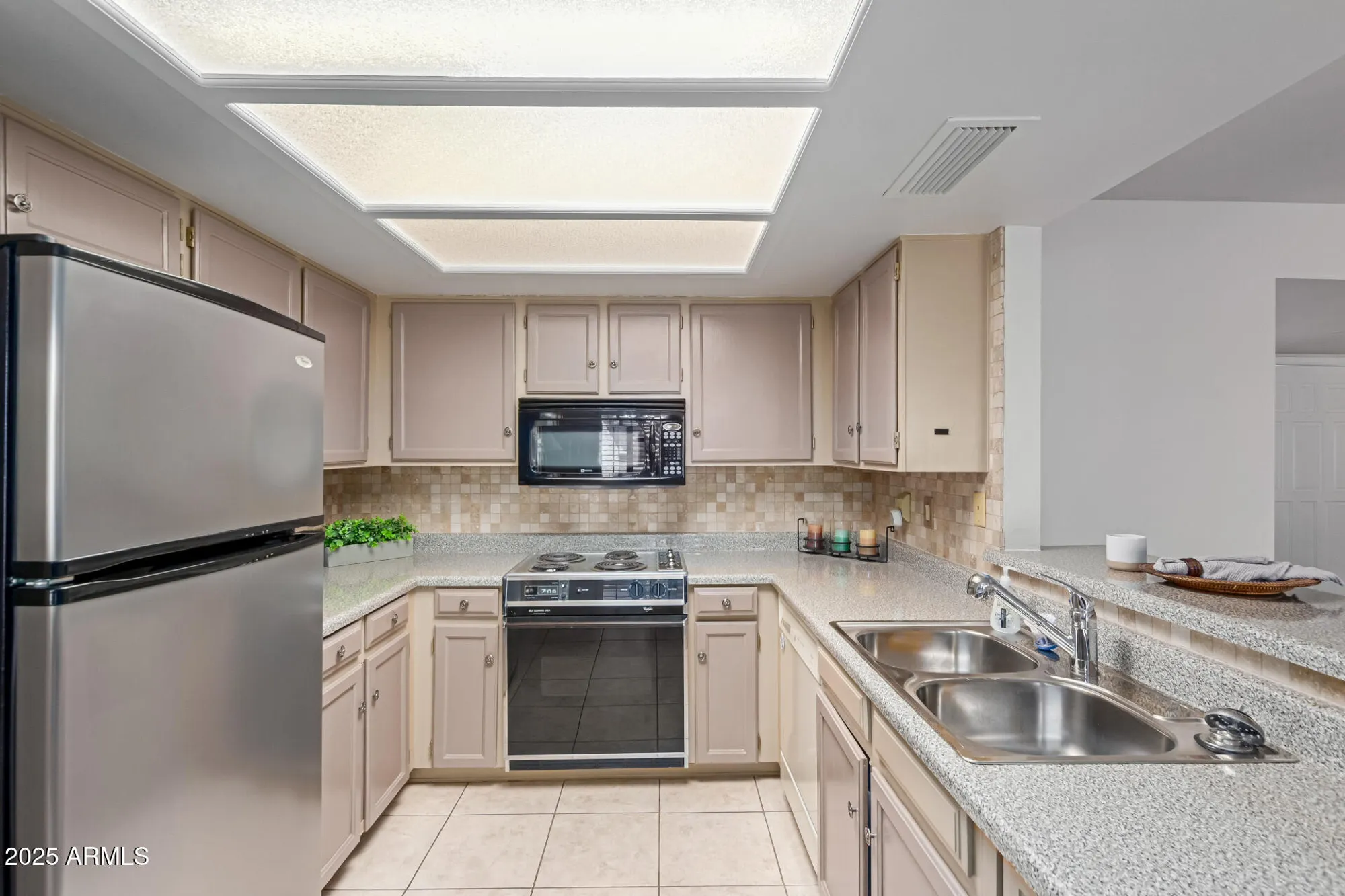 Property Slideshow image 9 of 27 | 19093 n 97th ln, Peoria, AZ, 85382