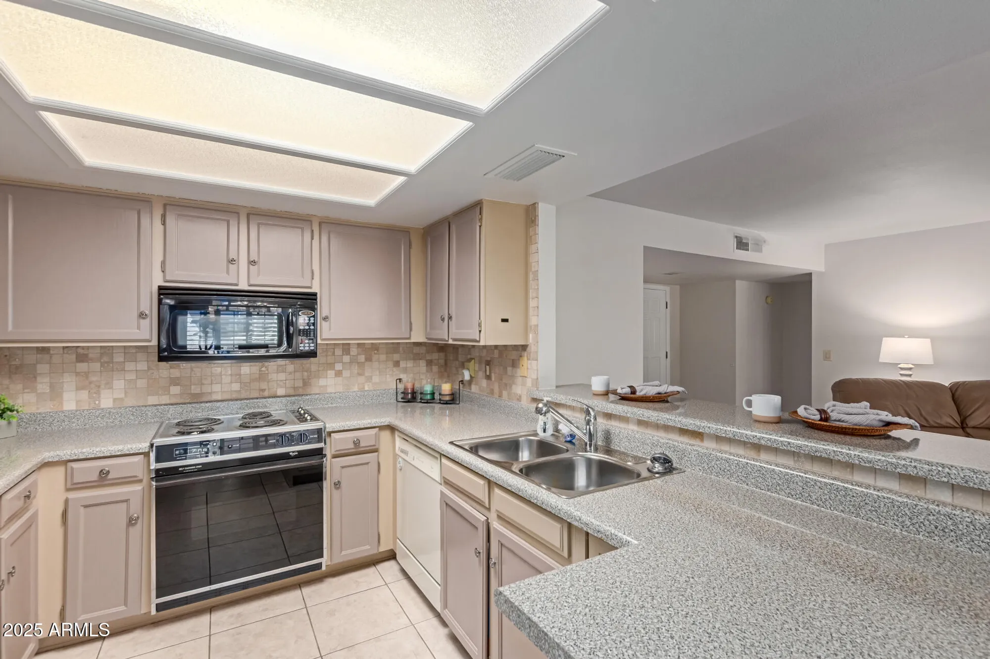 Property Slideshow image 10 of 27 | 19093 n 97th ln, Peoria, AZ, 85382