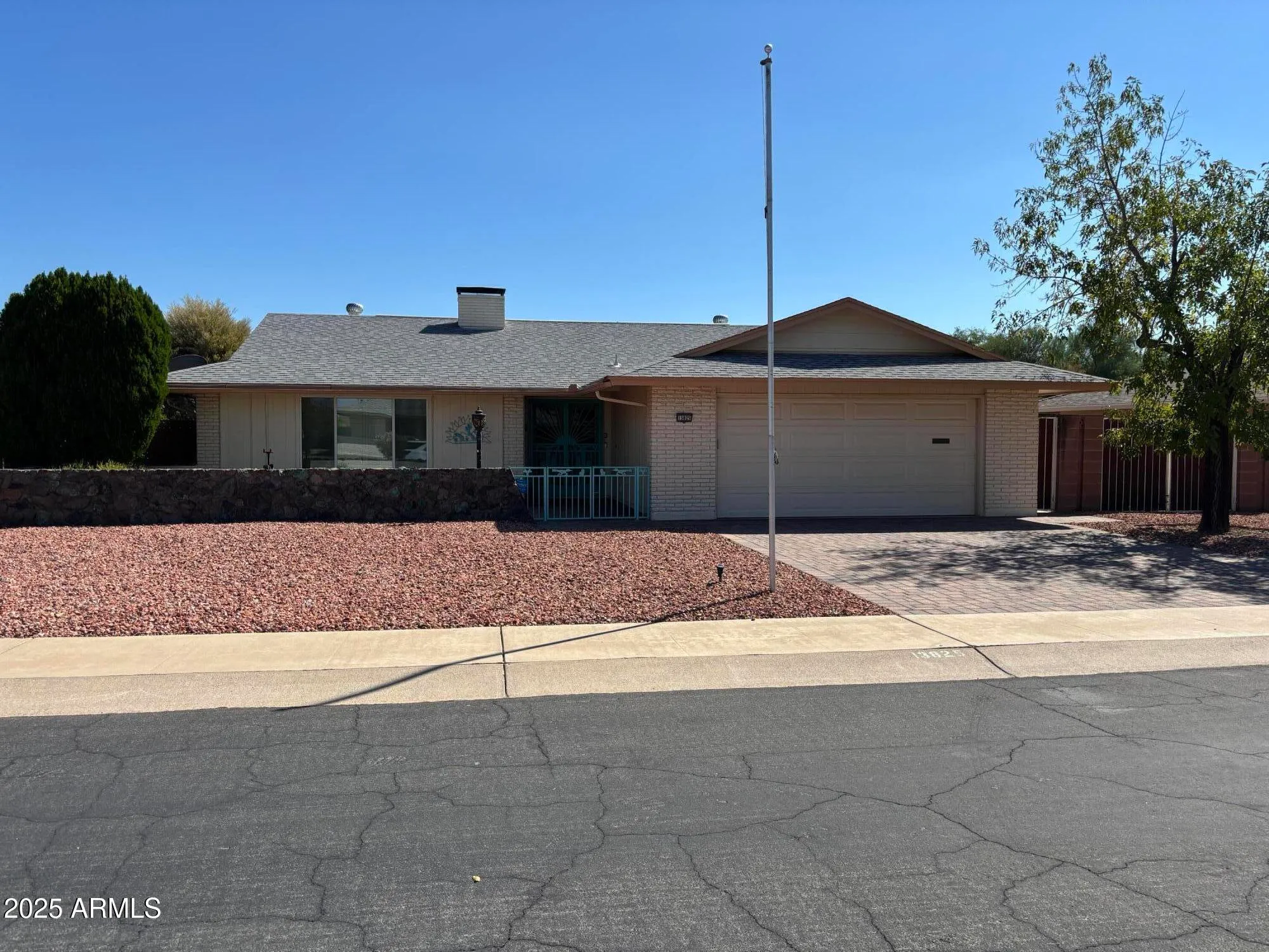 Property Slideshow image 2 of 30 | 13825 n kaanapali dr, Sun City, AZ, 85351