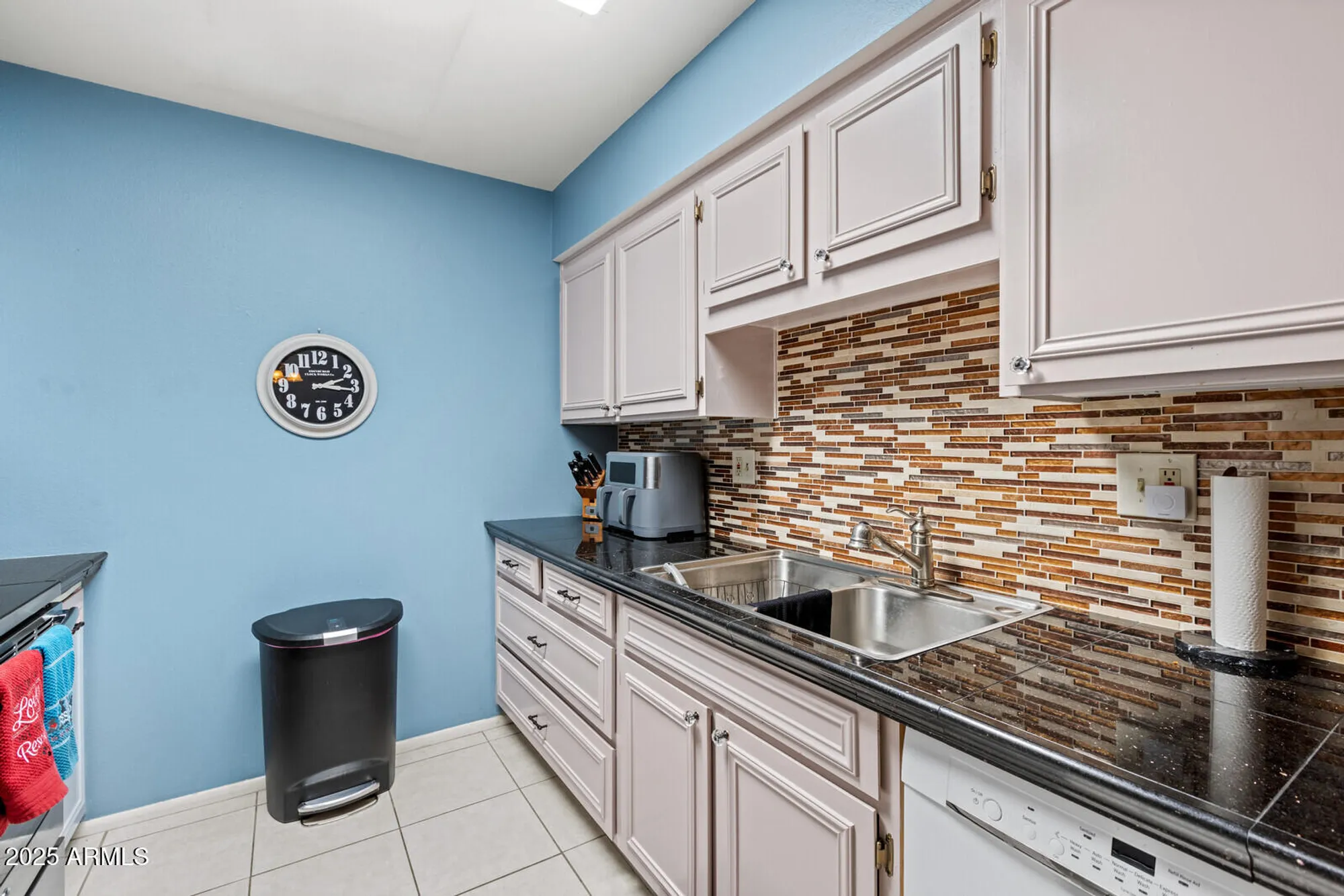 Property Slideshow image 13 of 22 | 13054 n 100th ave, Sun City, AZ, 85351