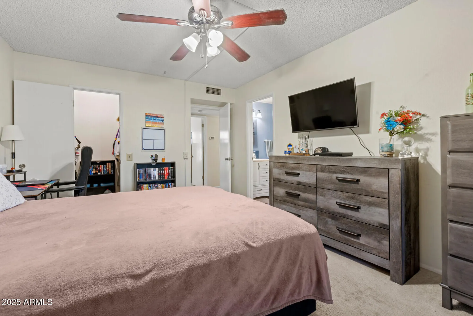 Property Slideshow image 18 of 22 | 13054 n 100th ave, Sun City, AZ, 85351