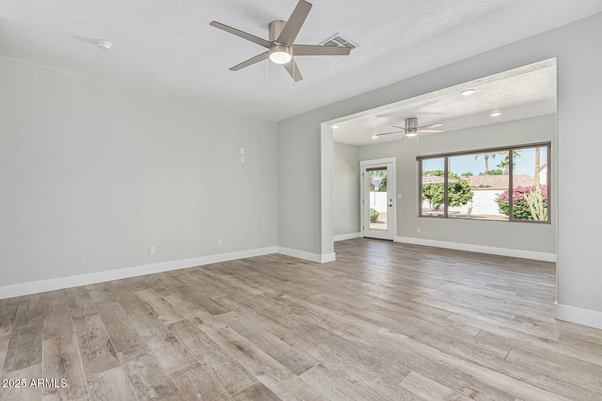 Property Slideshow image 18 of 36 | 14932 w whitton ave, Goodyear, AZ, 85395