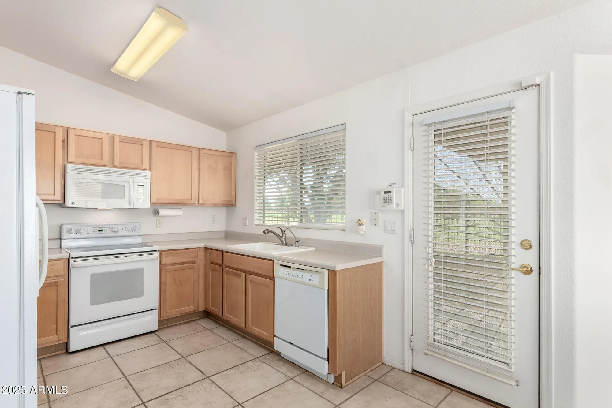 Property Slideshow image 15 of 44 | 6050 s windstream pl, Chandler, AZ, 85249