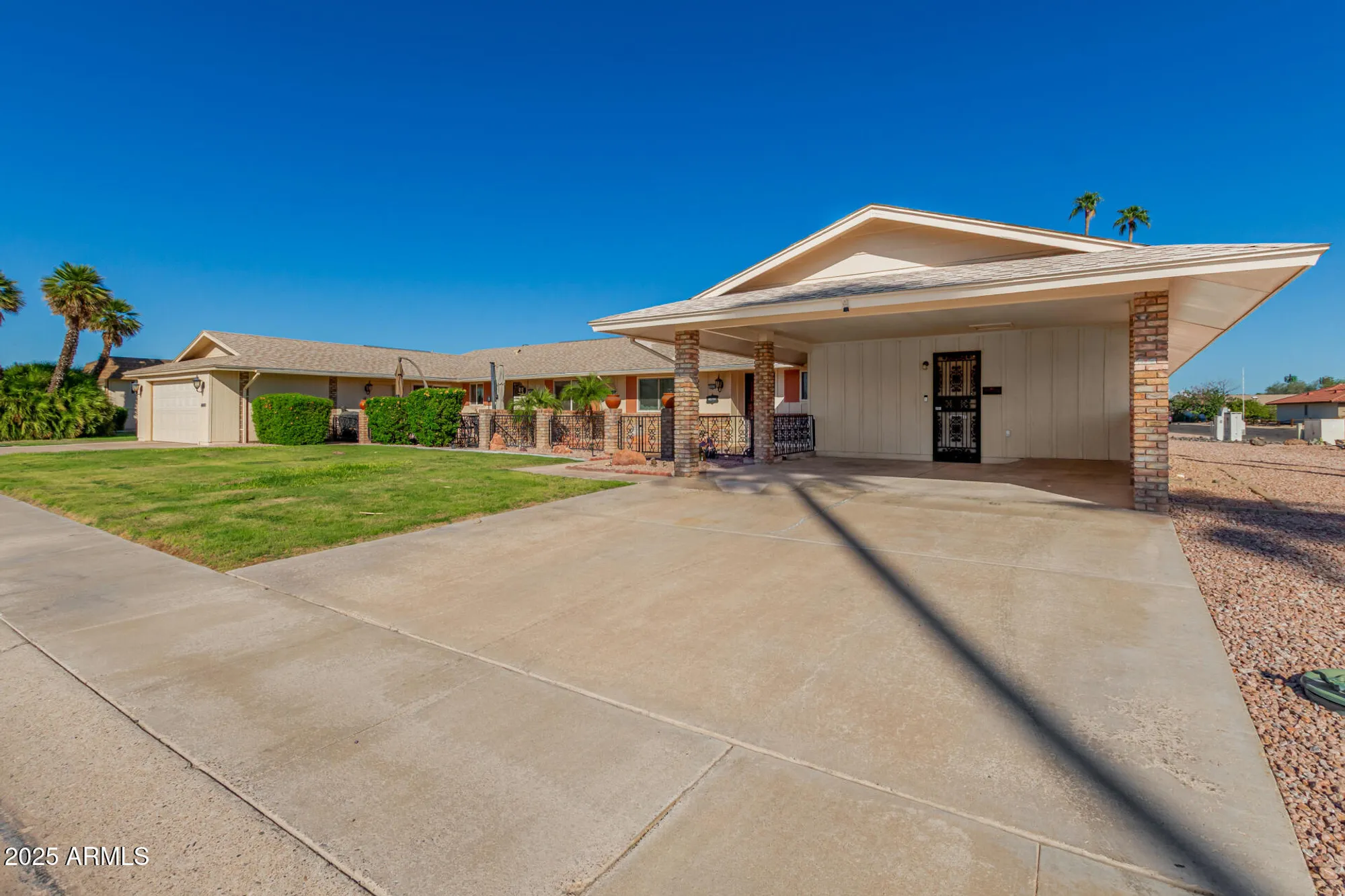 Property Slideshow image 5 of 36 | 10439 w kingswood cir, Sun City, AZ, 85351