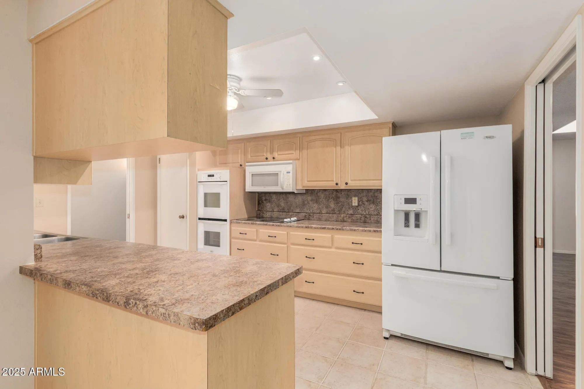 Property Slideshow image 16 of 36 | 10439 w kingswood cir, Sun City, AZ, 85351