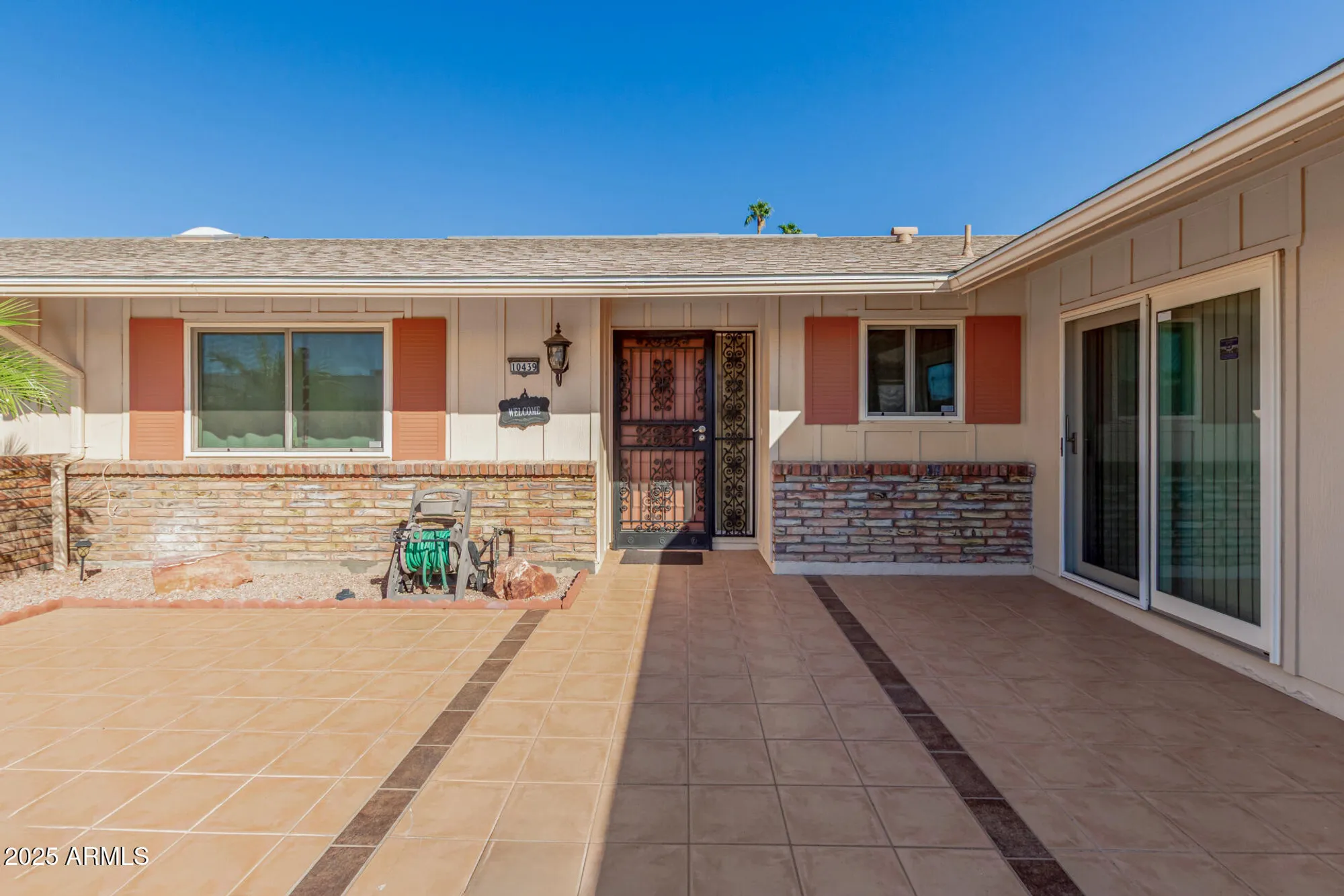 Property Slideshow image 7 of 36 | 10439 w kingswood cir, Sun City, AZ, 85351