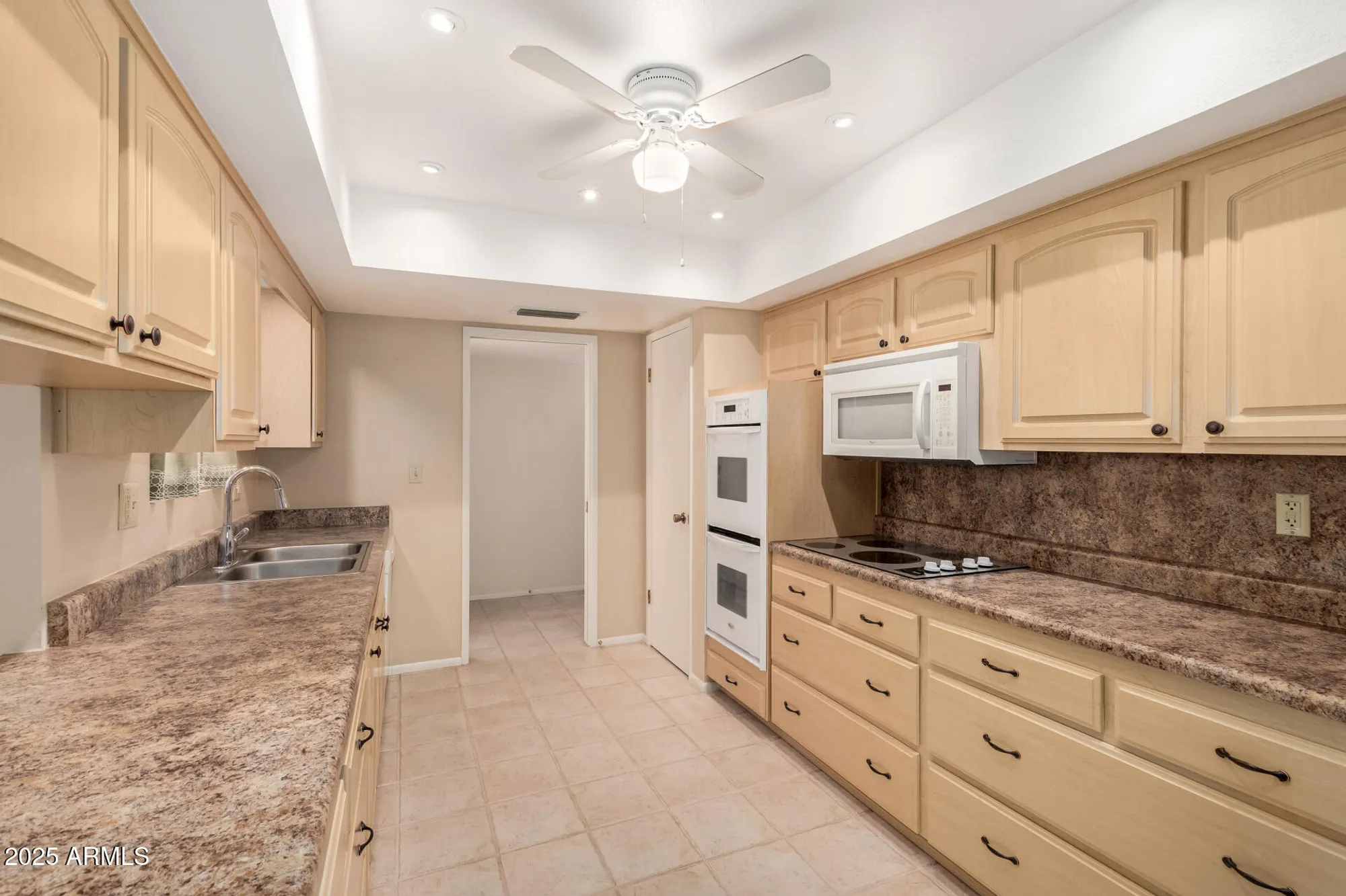 Property Slideshow image 17 of 36 | 10439 w kingswood cir, Sun City, AZ, 85351