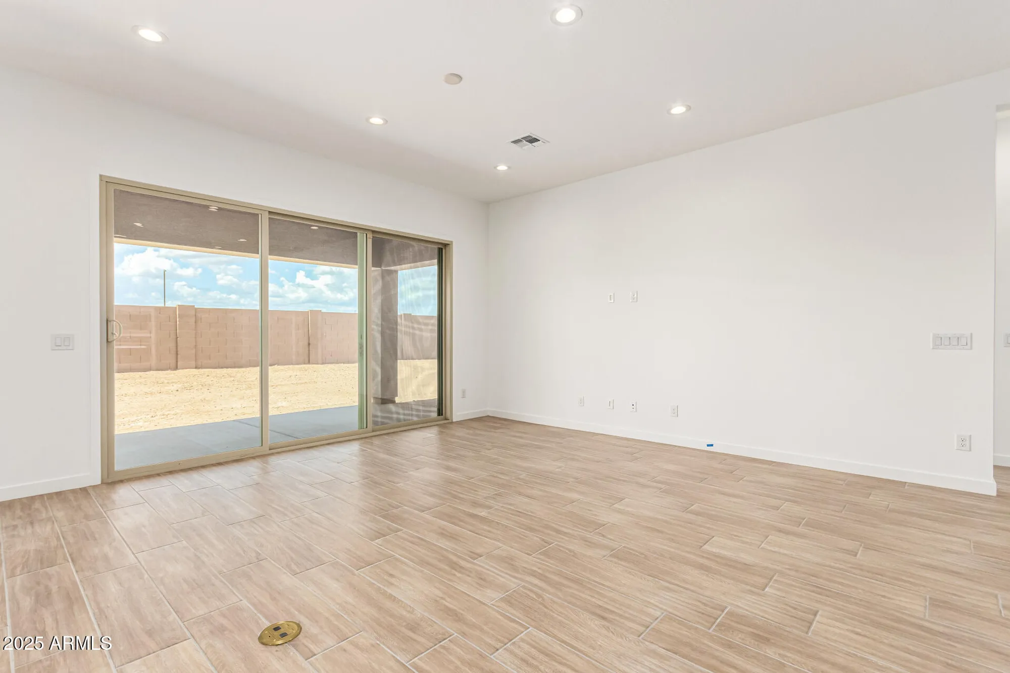 Property Slideshow image 10 of 46 | 24172 n 172nd dr, Surprise, AZ, 85387