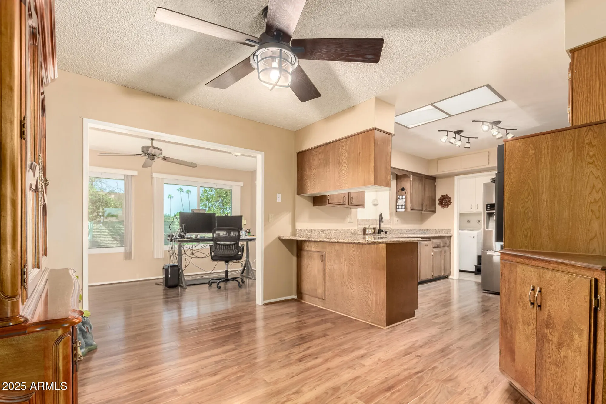 Property Slideshow image 12 of 32 | 10215 w kingswood cir, Sun City, AZ, 85351