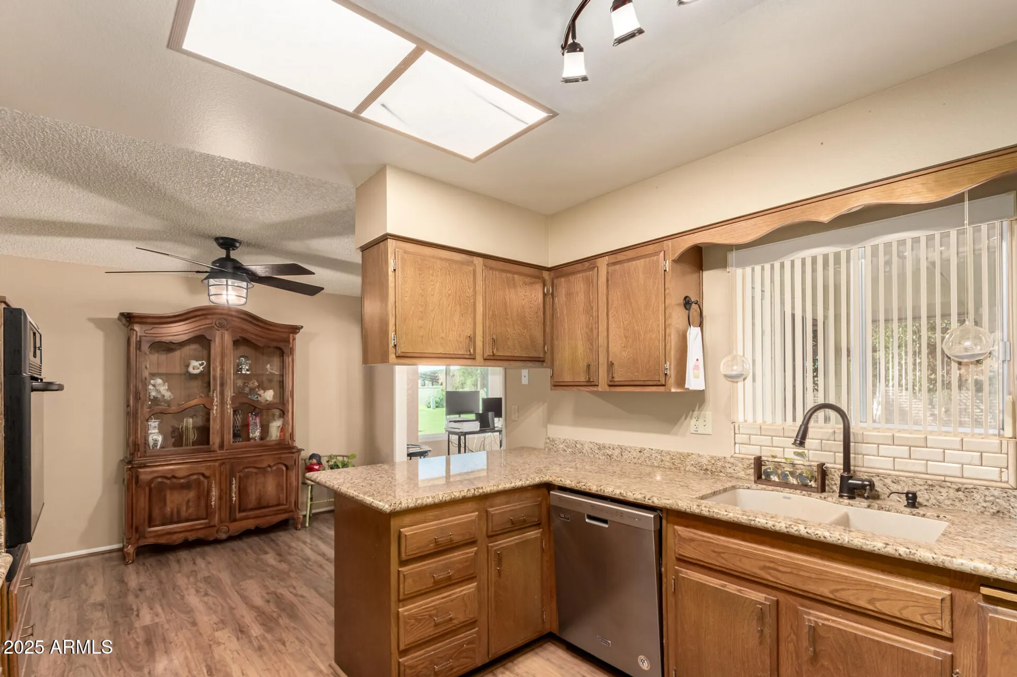Property Slideshow image 15 of 32 | 10215 w kingswood cir, Sun City, AZ, 85351