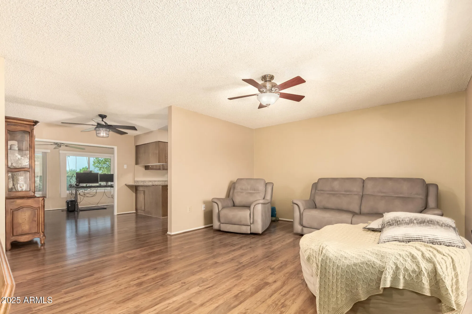 Property Slideshow image 8 of 32 | 10215 w kingswood cir, Sun City, AZ, 85351