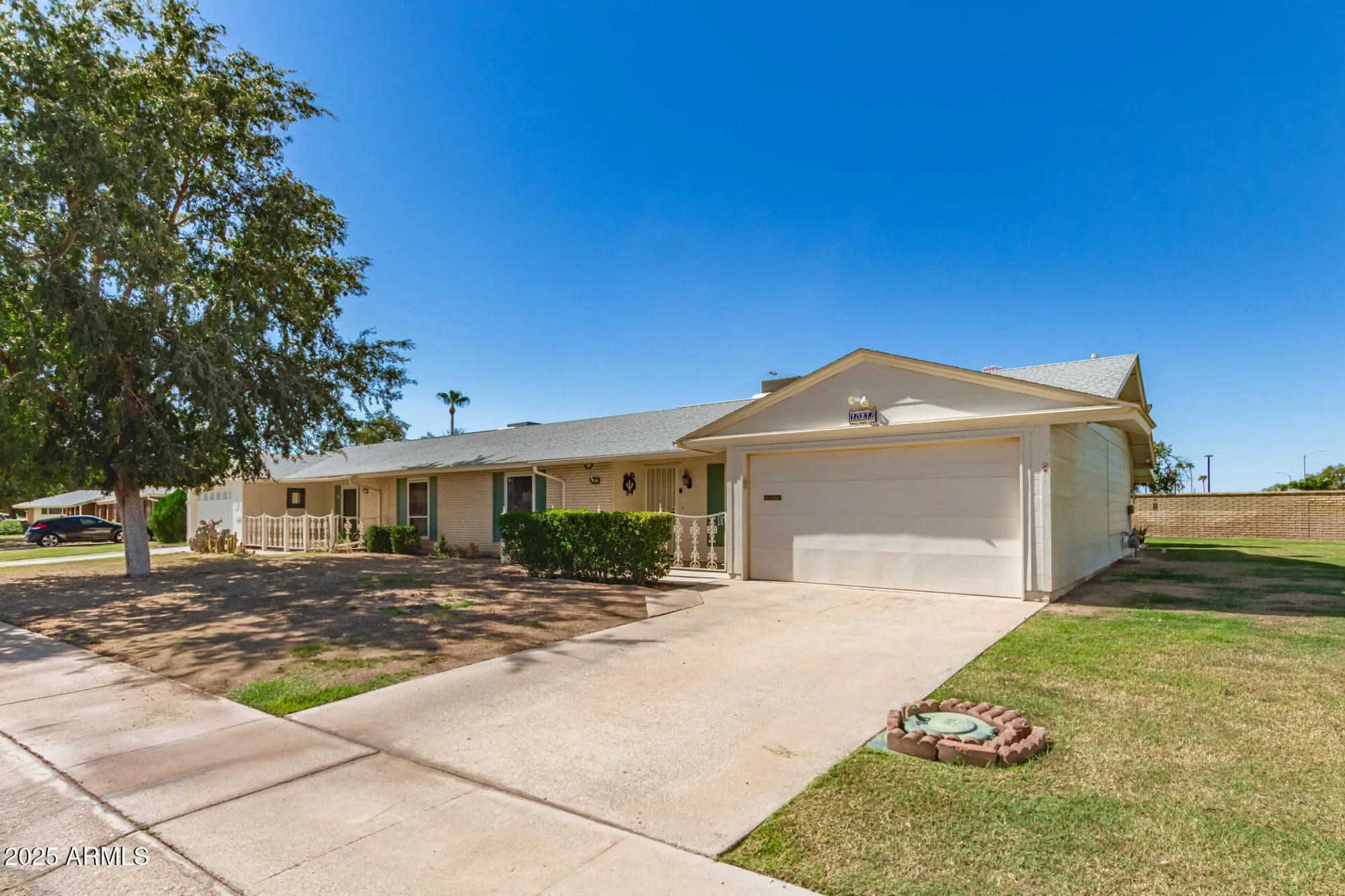 Property Slideshow image 5 of 32 | 10215 w kingswood cir, Sun City, AZ, 85351