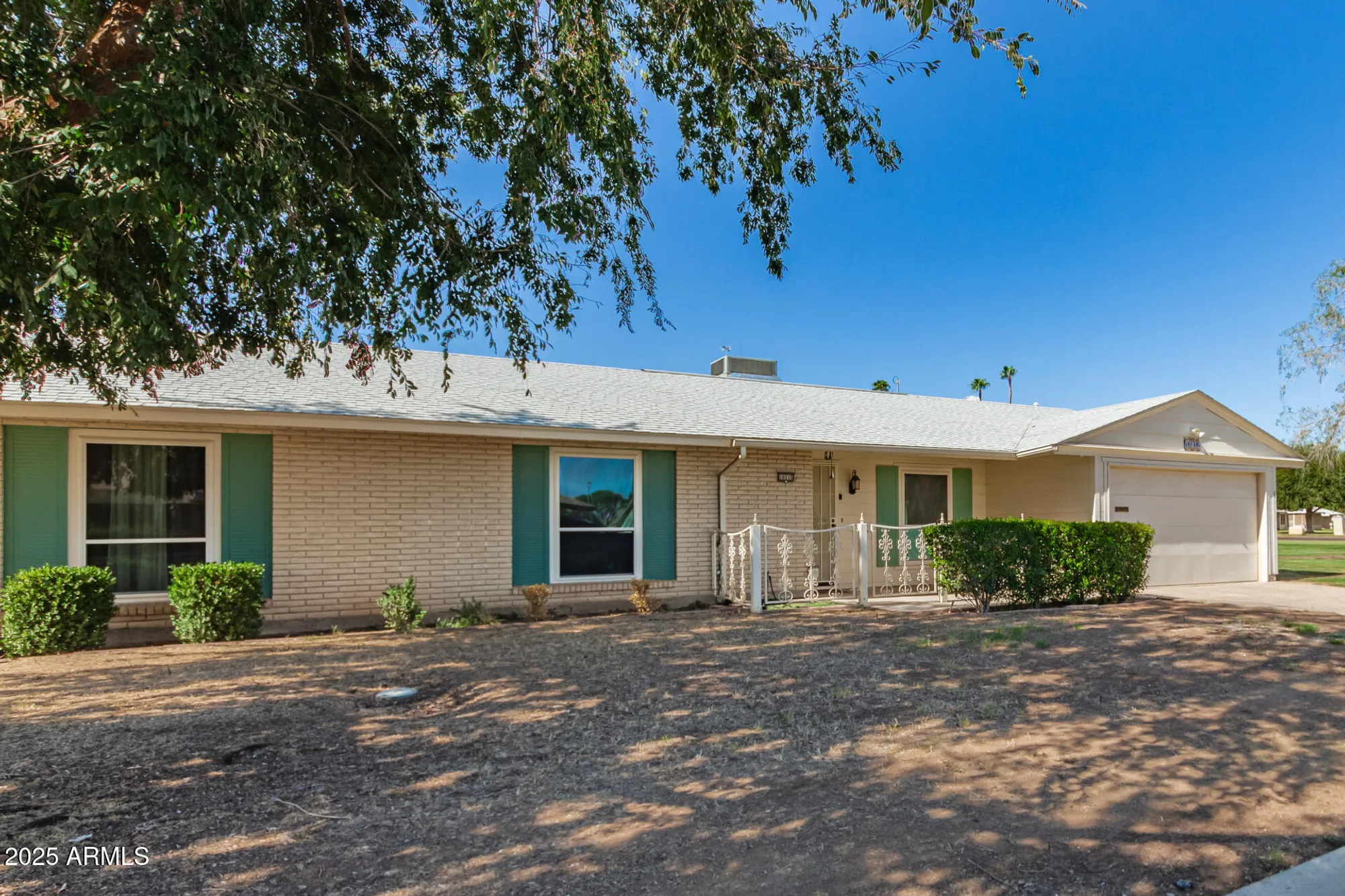 Property Slideshow image 4 of 32 | 10215 w kingswood cir, Sun City, AZ, 85351