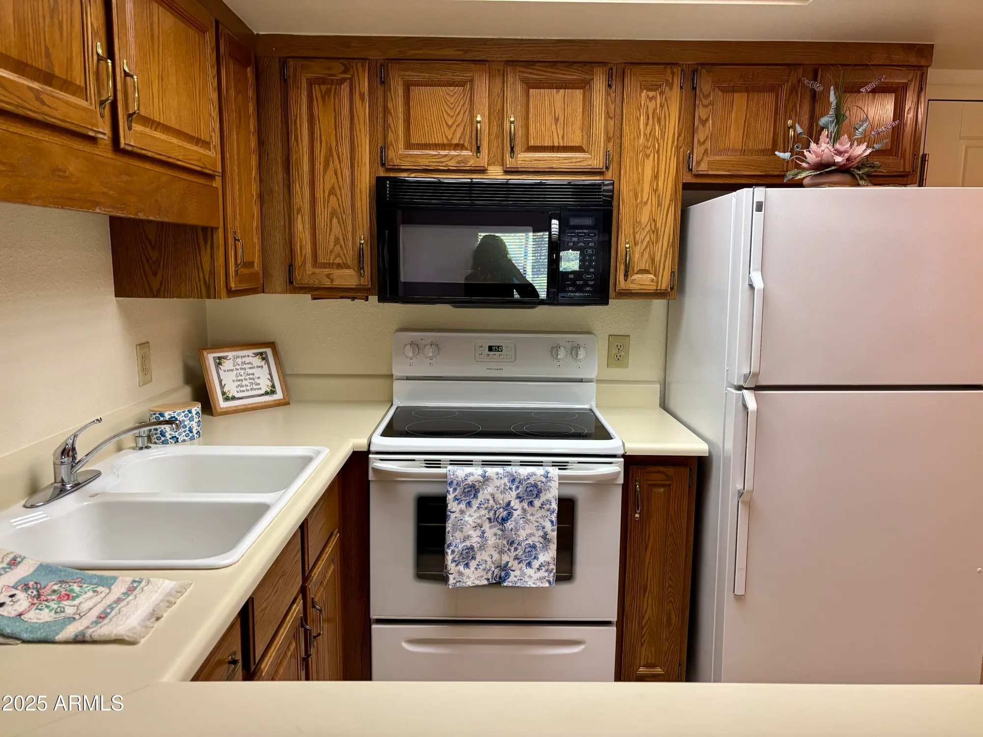 Property Slideshow image 4 of 19 | 10330 w thunderbird blvd a316, Sun City, AZ, 85351