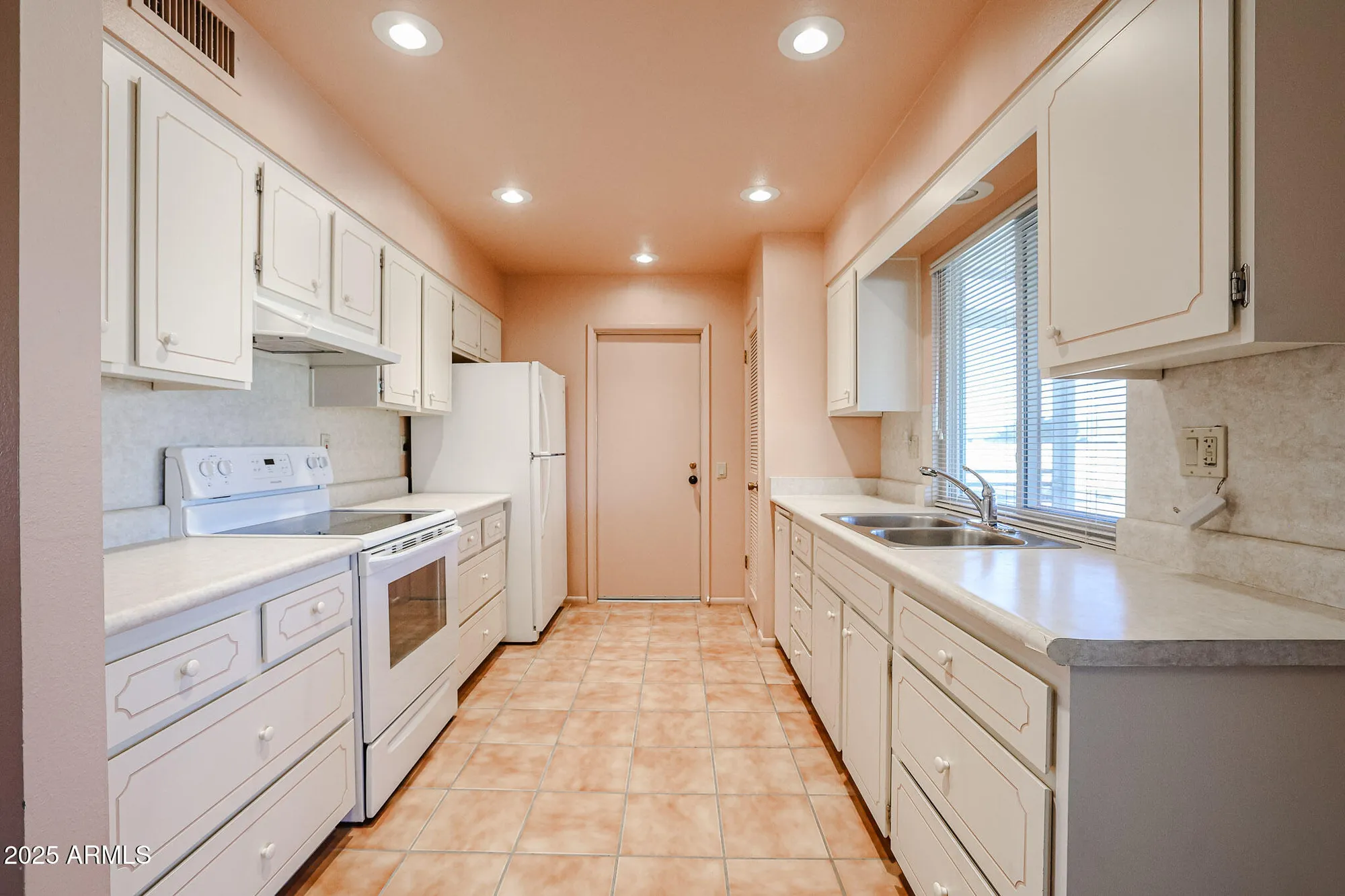Property Slideshow image 4 of 33 | 14618 n shiprock dr, Sun City, AZ, 85351