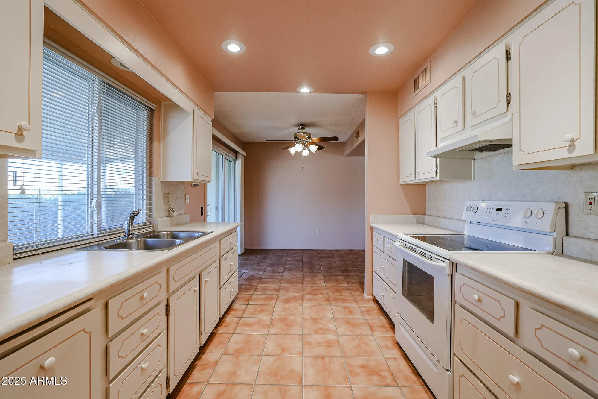 Property Slideshow image 5 of 33 | 14618 n shiprock dr, Sun City, AZ, 85351