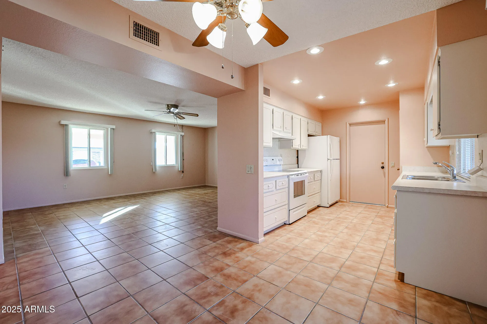 Property Slideshow image 20 of 33 | 14618 n shiprock dr, Sun City, AZ, 85351