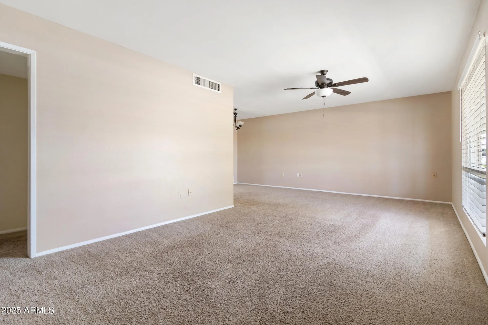 Property Slideshow image 12 of 31 | 10301 w charter oak dr, Sun City, AZ, 85351