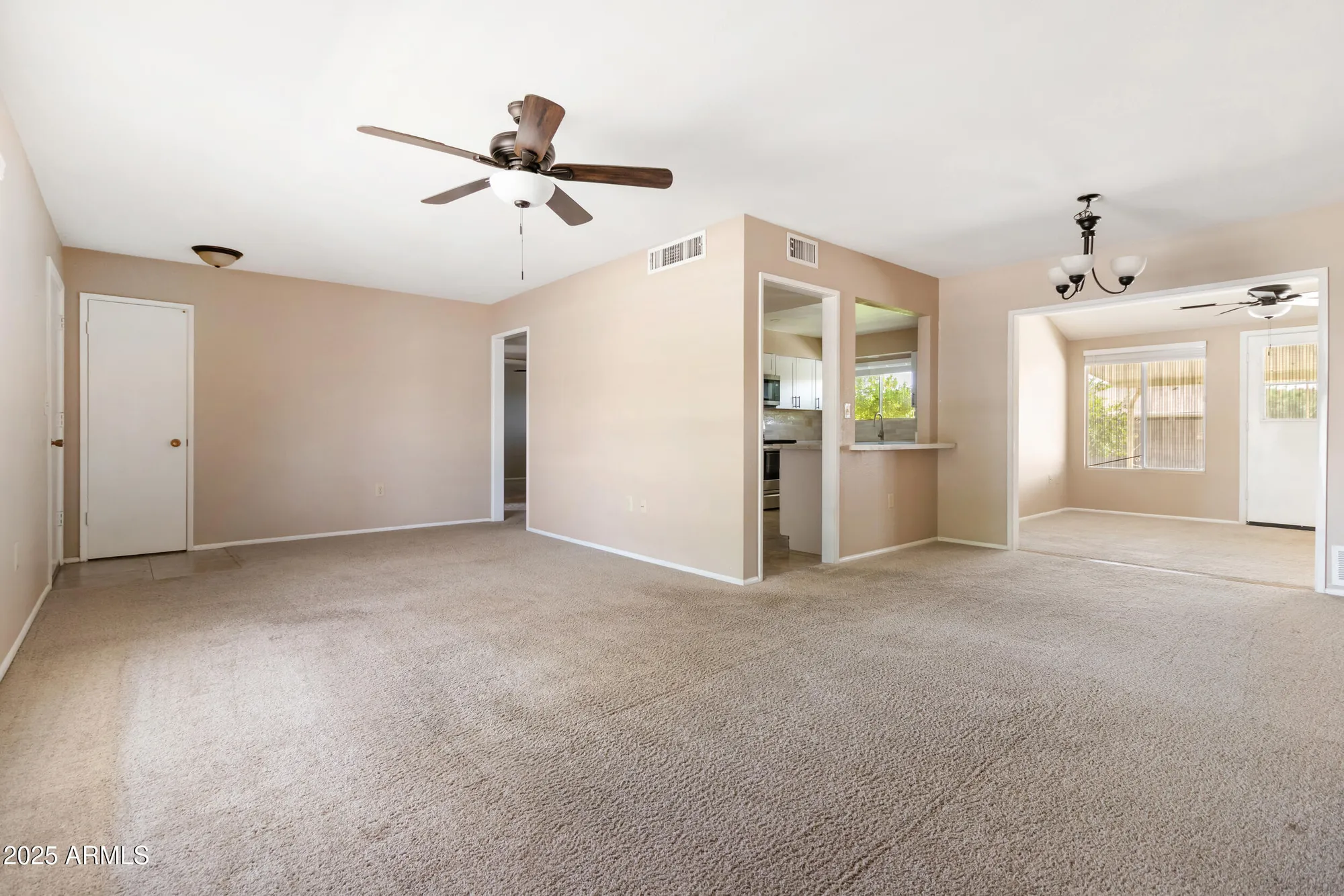 Property Slideshow image 13 of 31 | 10301 w charter oak dr, Sun City, AZ, 85351