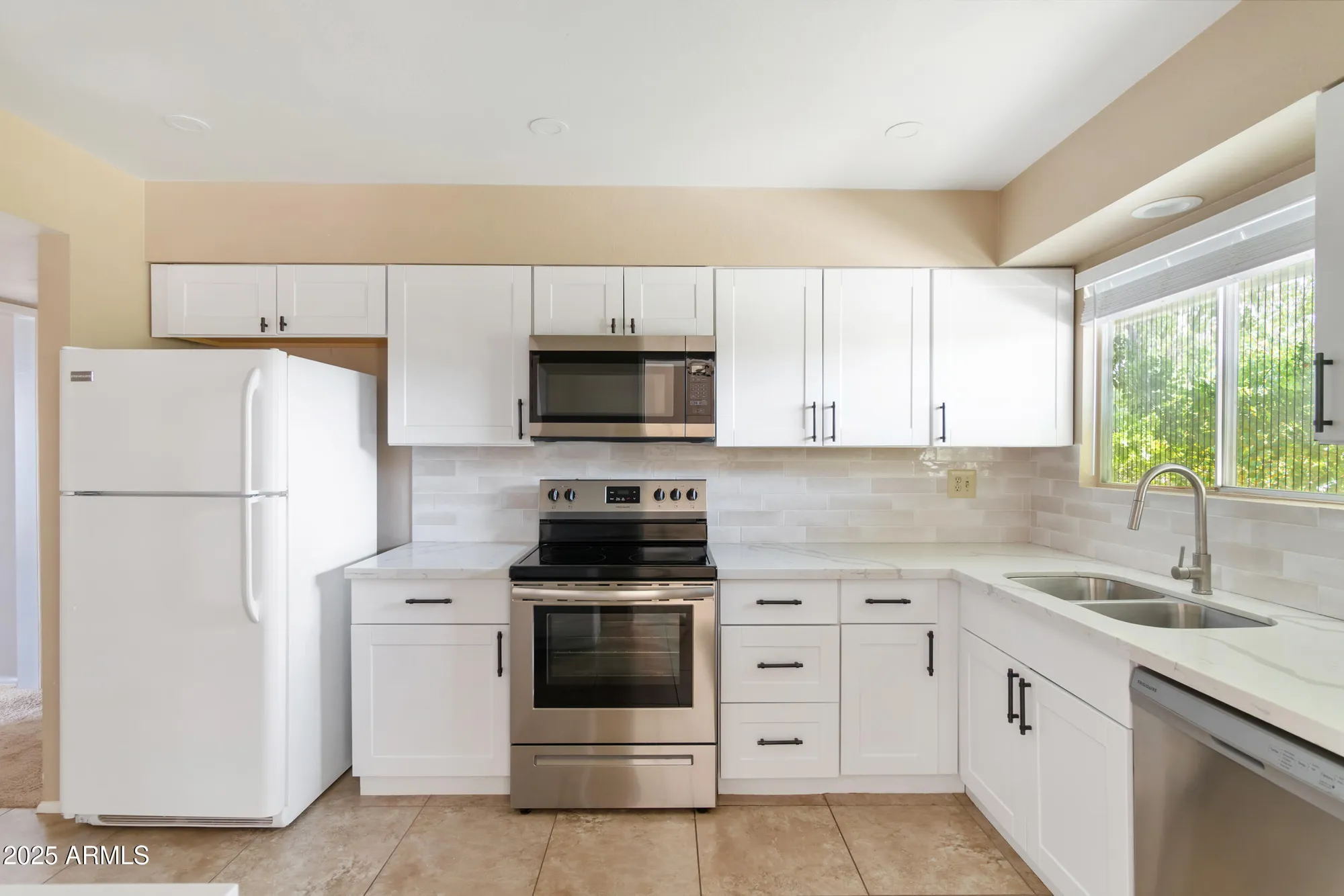 Property Slideshow image 15 of 31 | 10301 w charter oak dr, Sun City, AZ, 85351