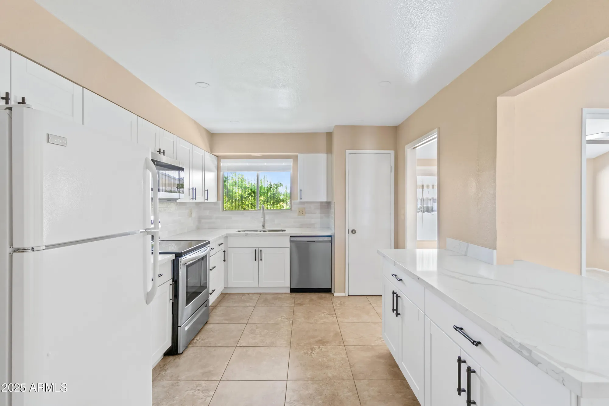 Property Slideshow image 17 of 31 | 10301 w charter oak dr, Sun City, AZ, 85351