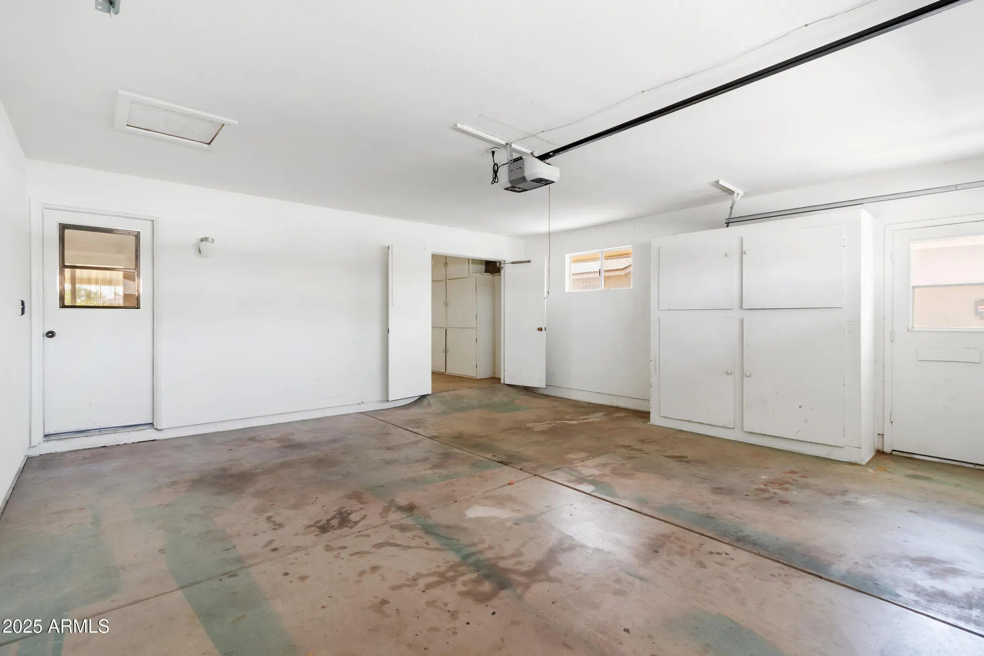 Property Slideshow image 28 of 31 | 10301 w charter oak dr, Sun City, AZ, 85351