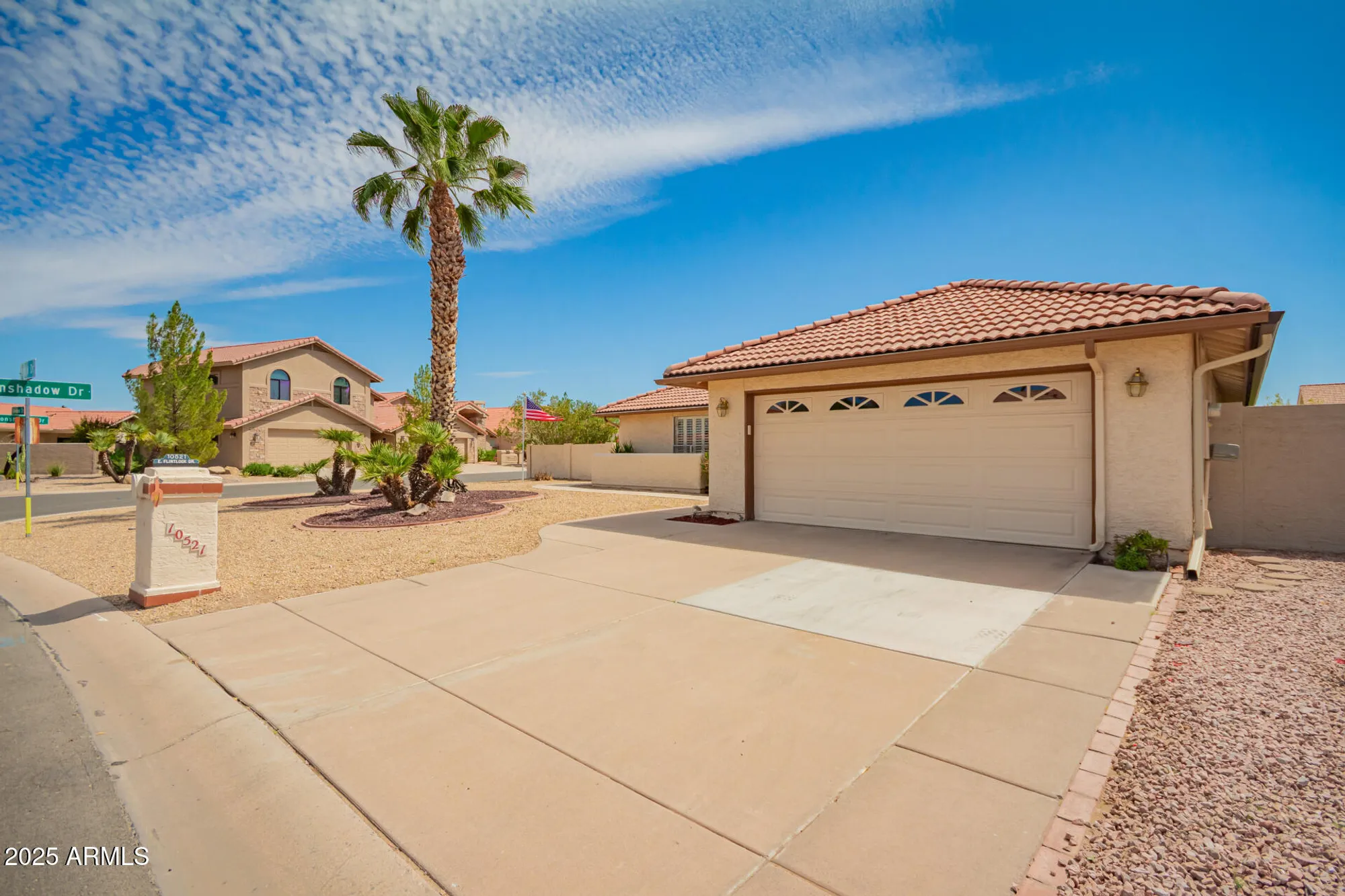 Property Slideshow image 2 of 38 | 10521 e flintlock dr, Sun Lakes, AZ, 85248