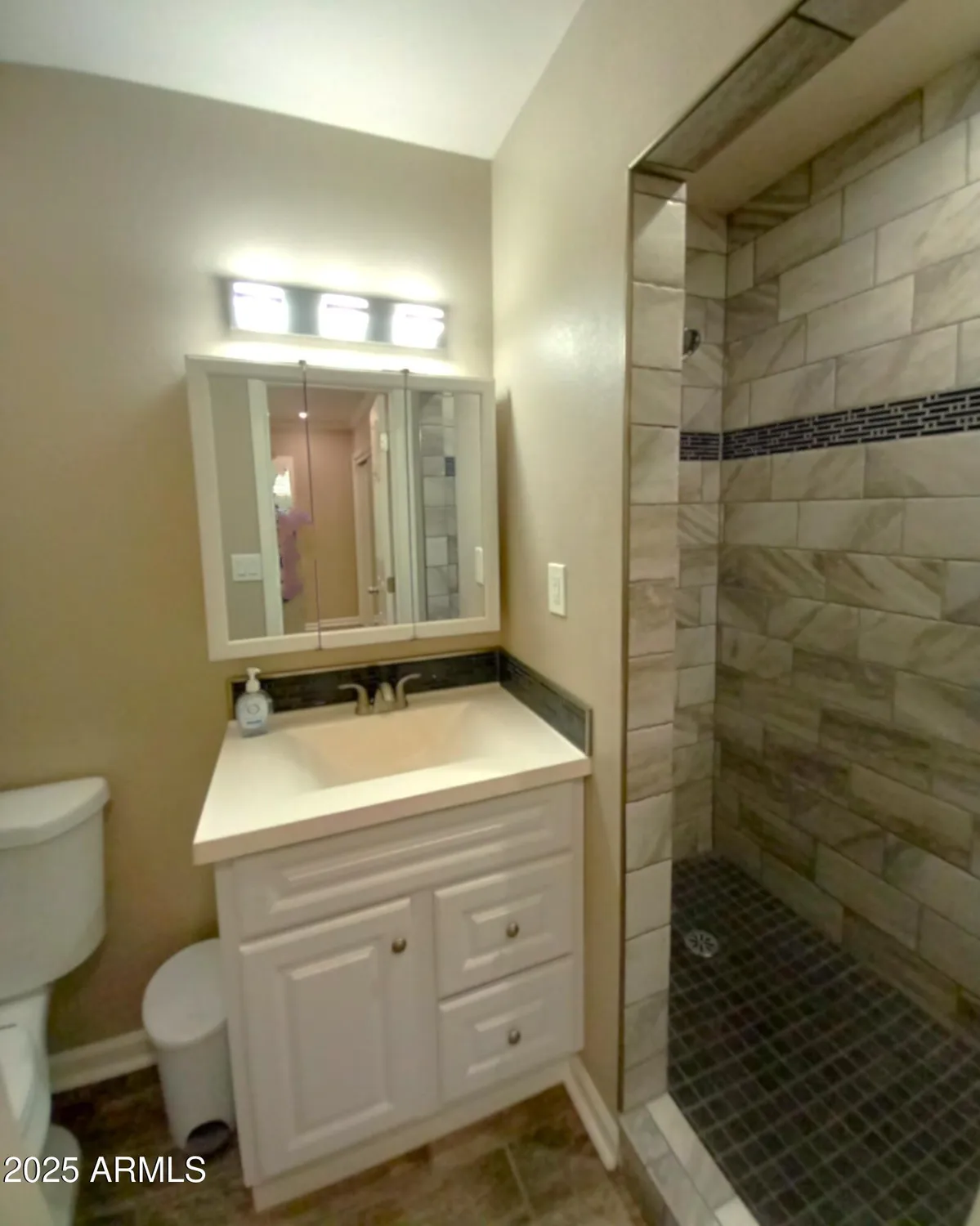 Property Slideshow image 6 of 9 | 7509 e rancho vista dr, Scottsdale, AZ, 85251