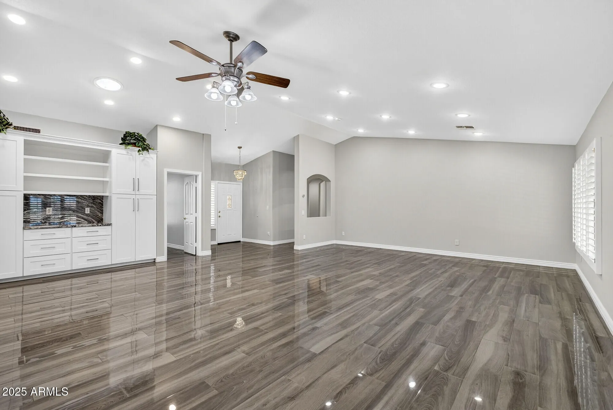 Property Slideshow image 12 of 63 | 3533 n 159th ln, Goodyear, AZ, 85395