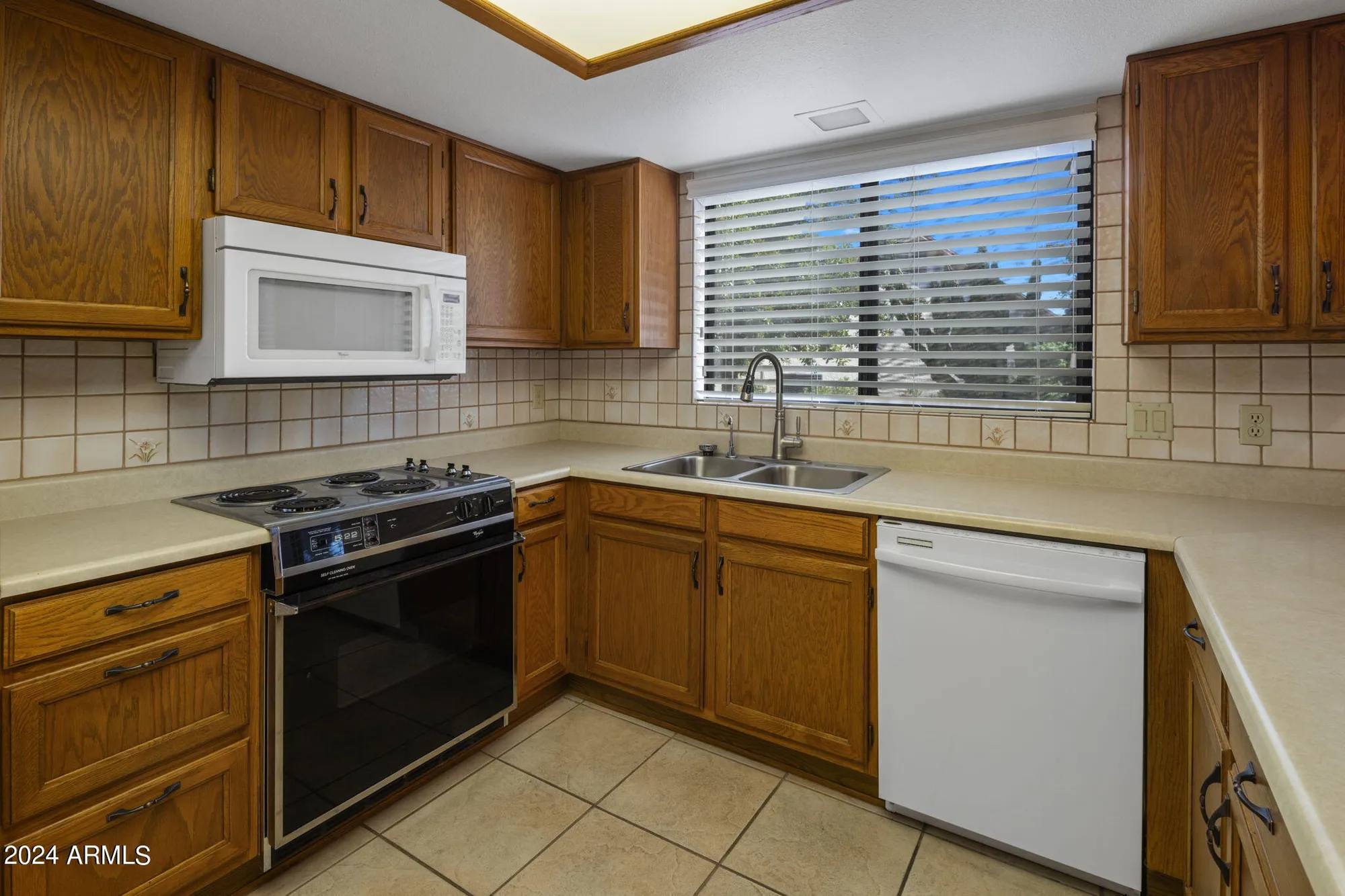Property Slideshow image 23 of 37 | 9856 w rimrock dr, Peoria, AZ, 85382