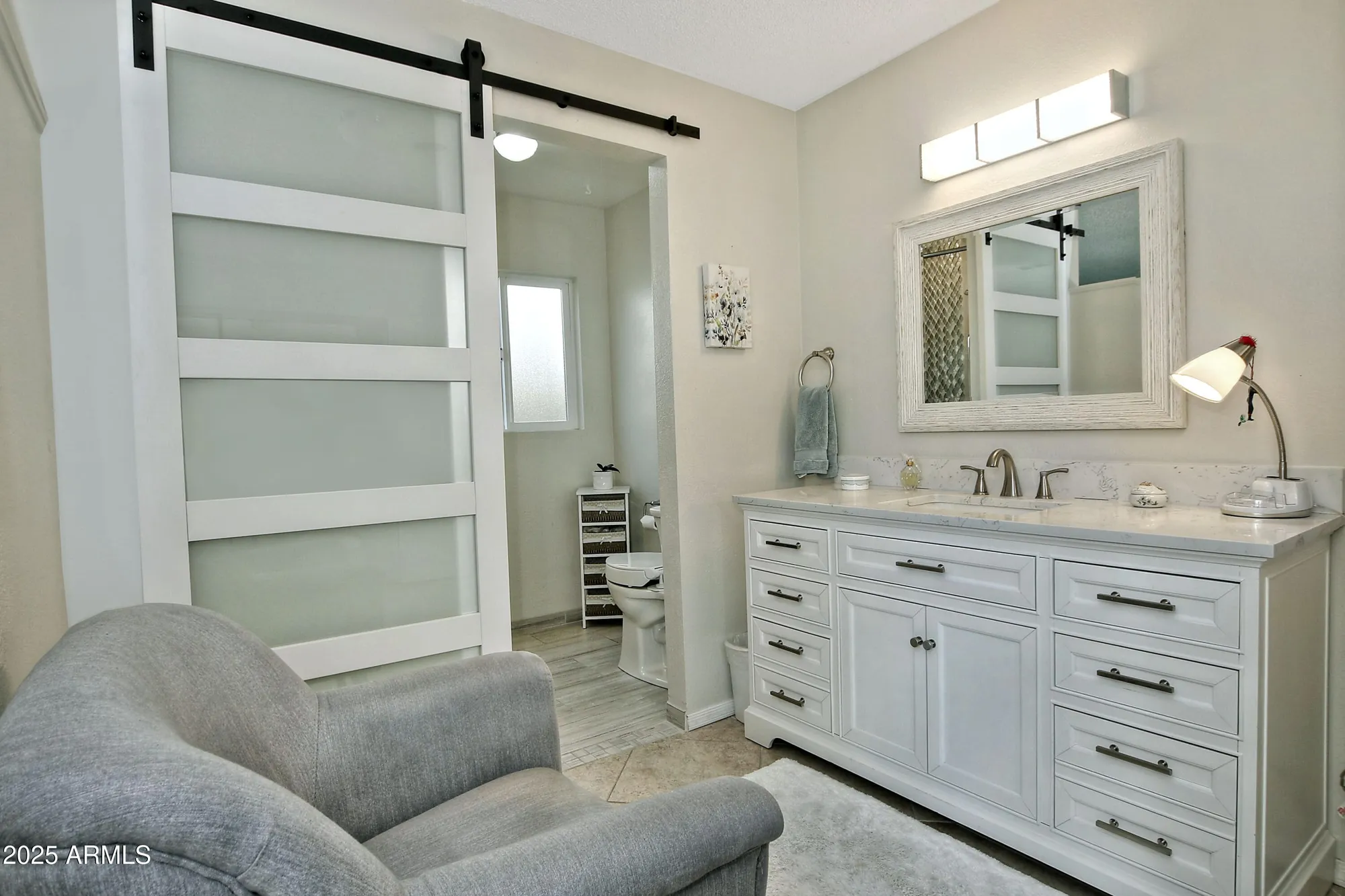 Property Slideshow image 13 of 19 | 4301 e sacaton st, Phoenix, AZ, 85044